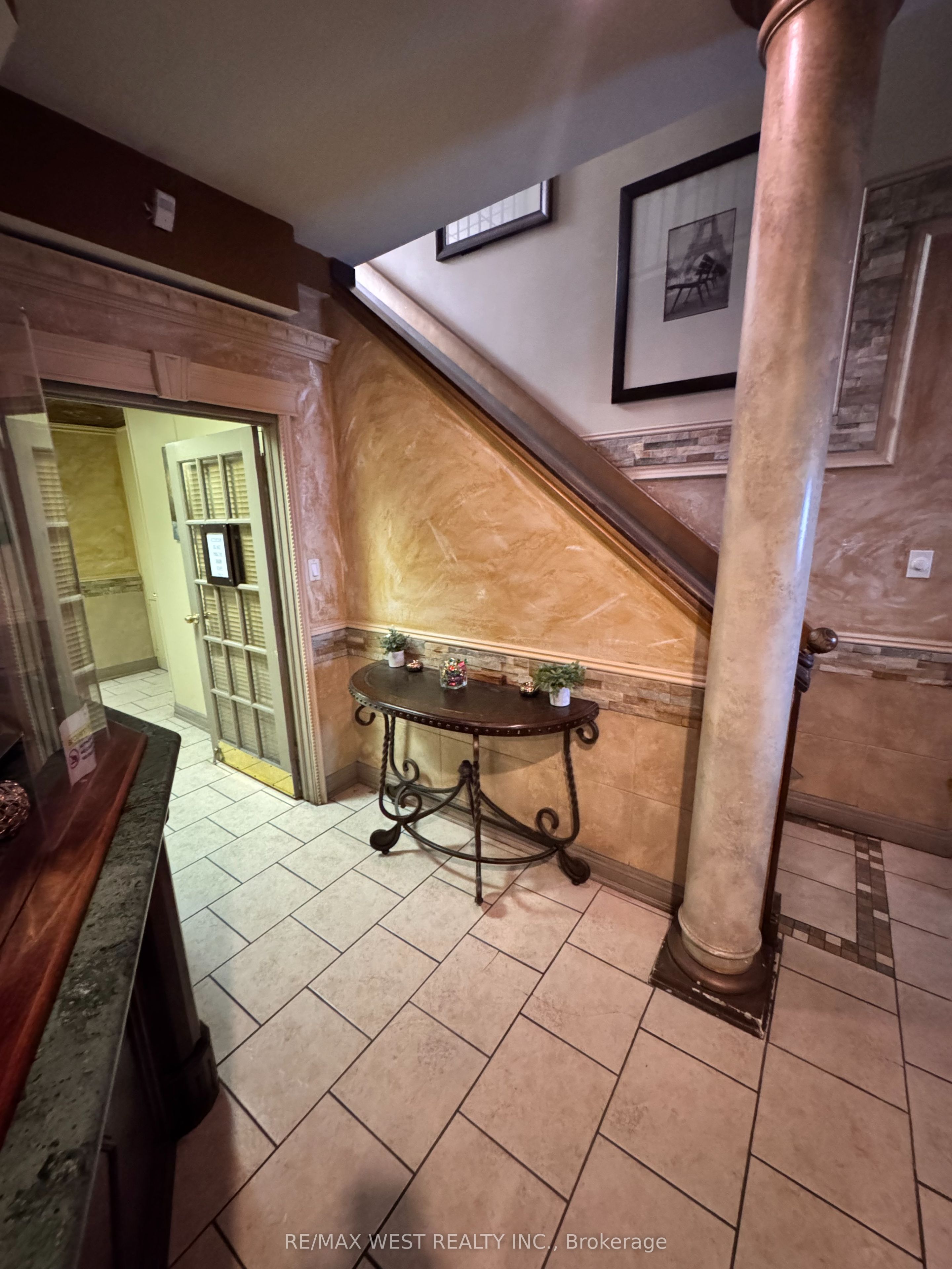 #unit 14 - 1270 Finch Avenue Property Photo 11