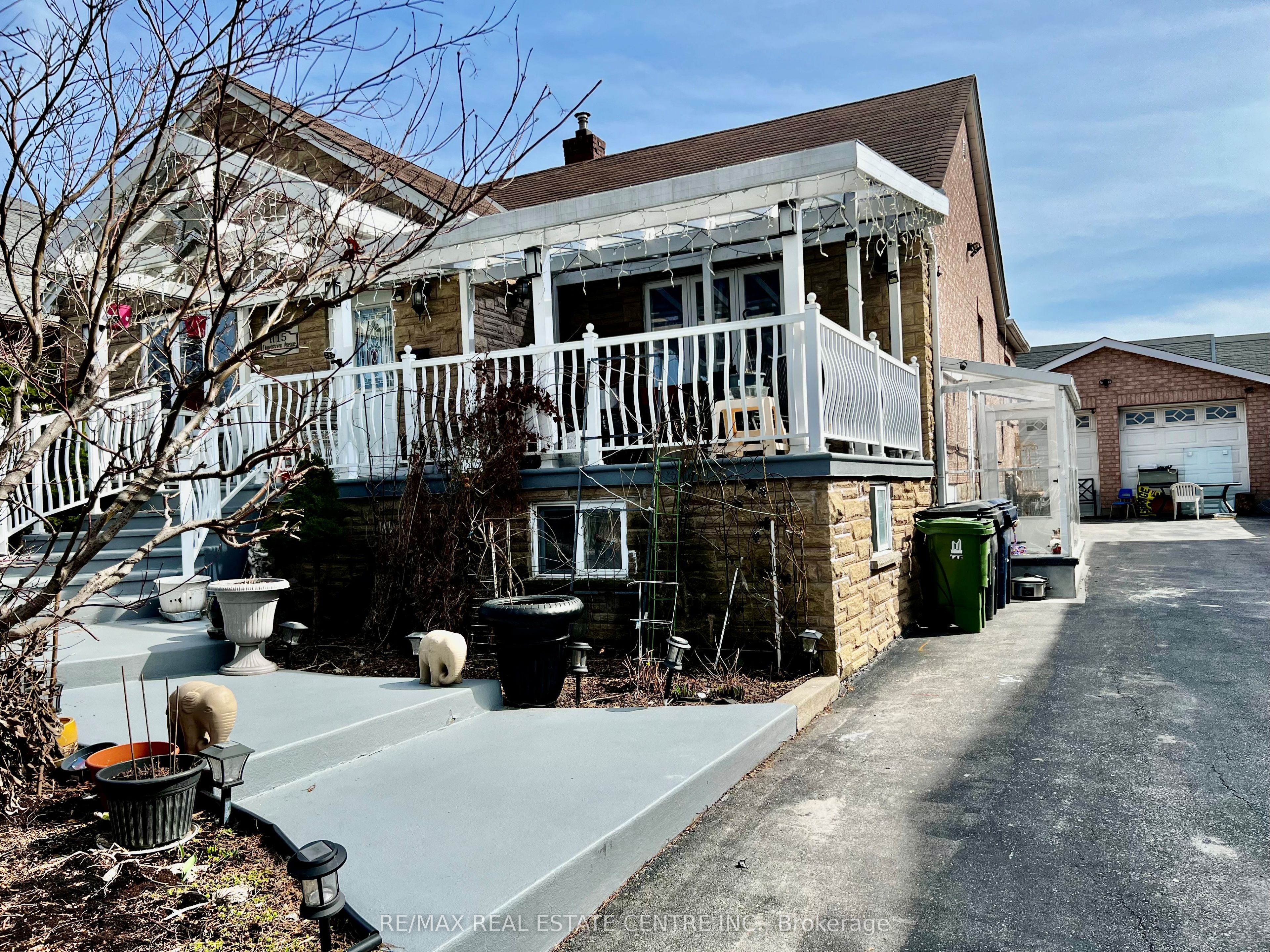 115 Downsview Avenue Property Photo 2