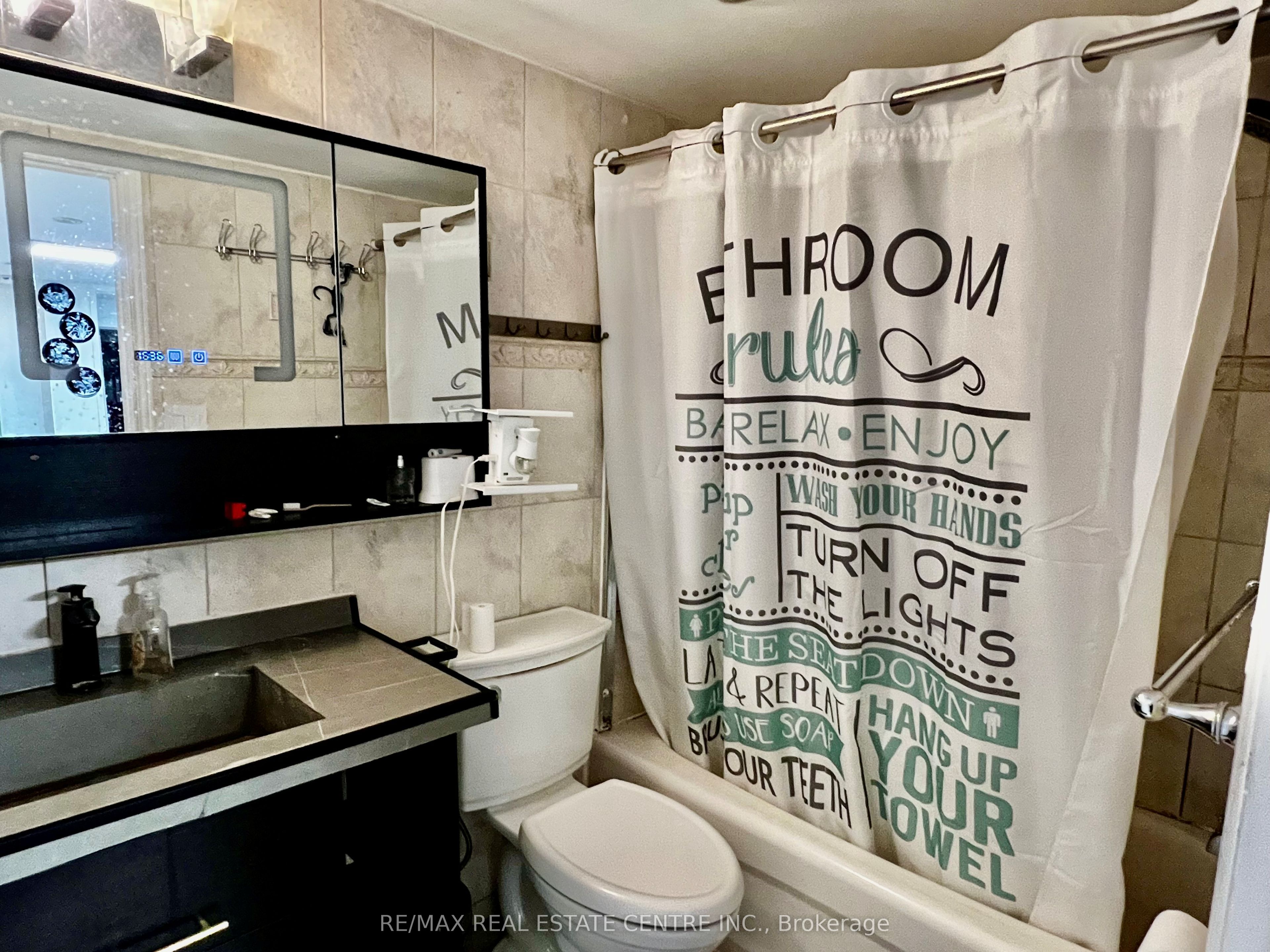 115 Downsview Avenue Property Photo 8