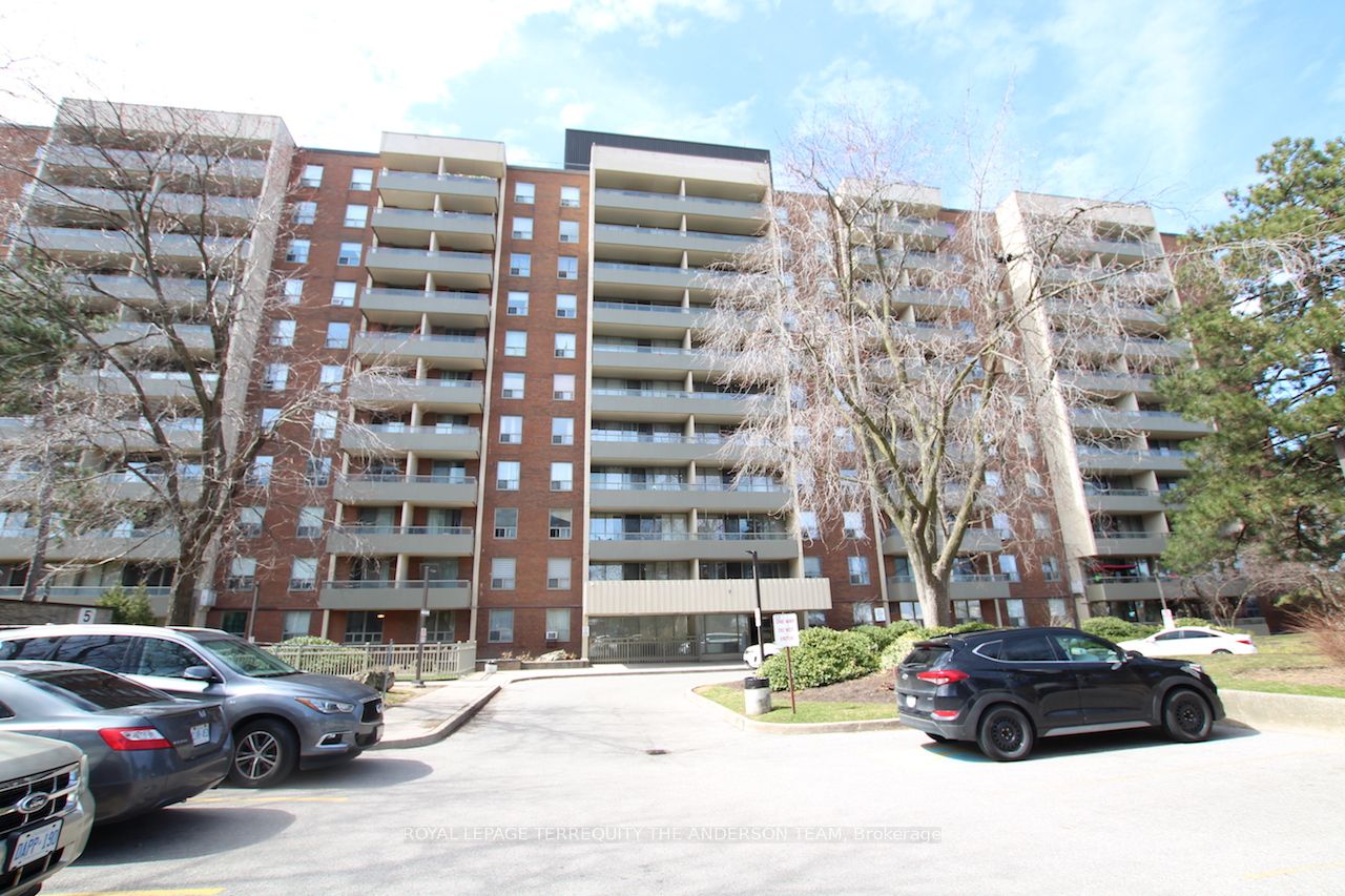 #402 - 9 Four Winds Drive Property Photo 1
