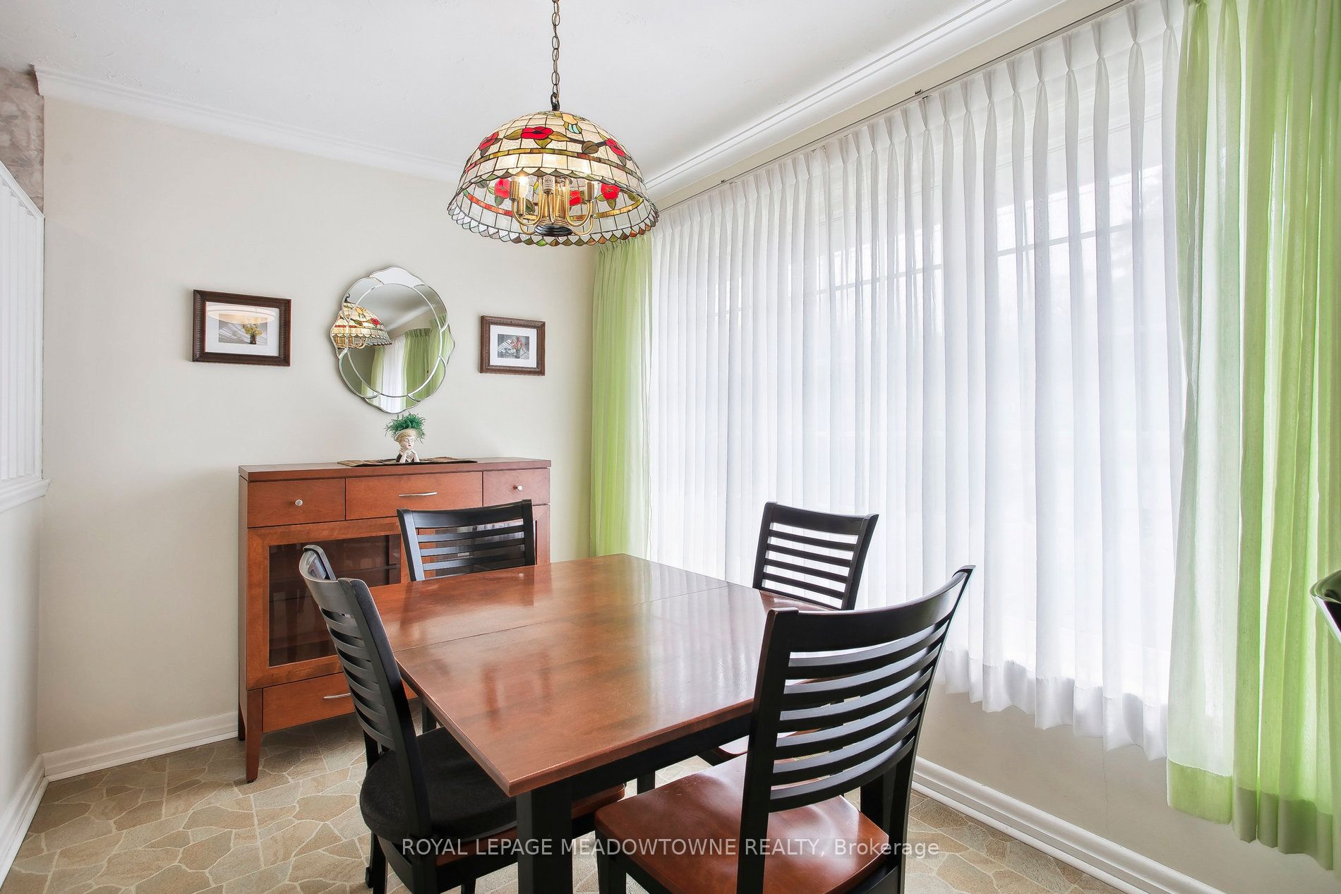 123 Vista Drive W Property Photo 7