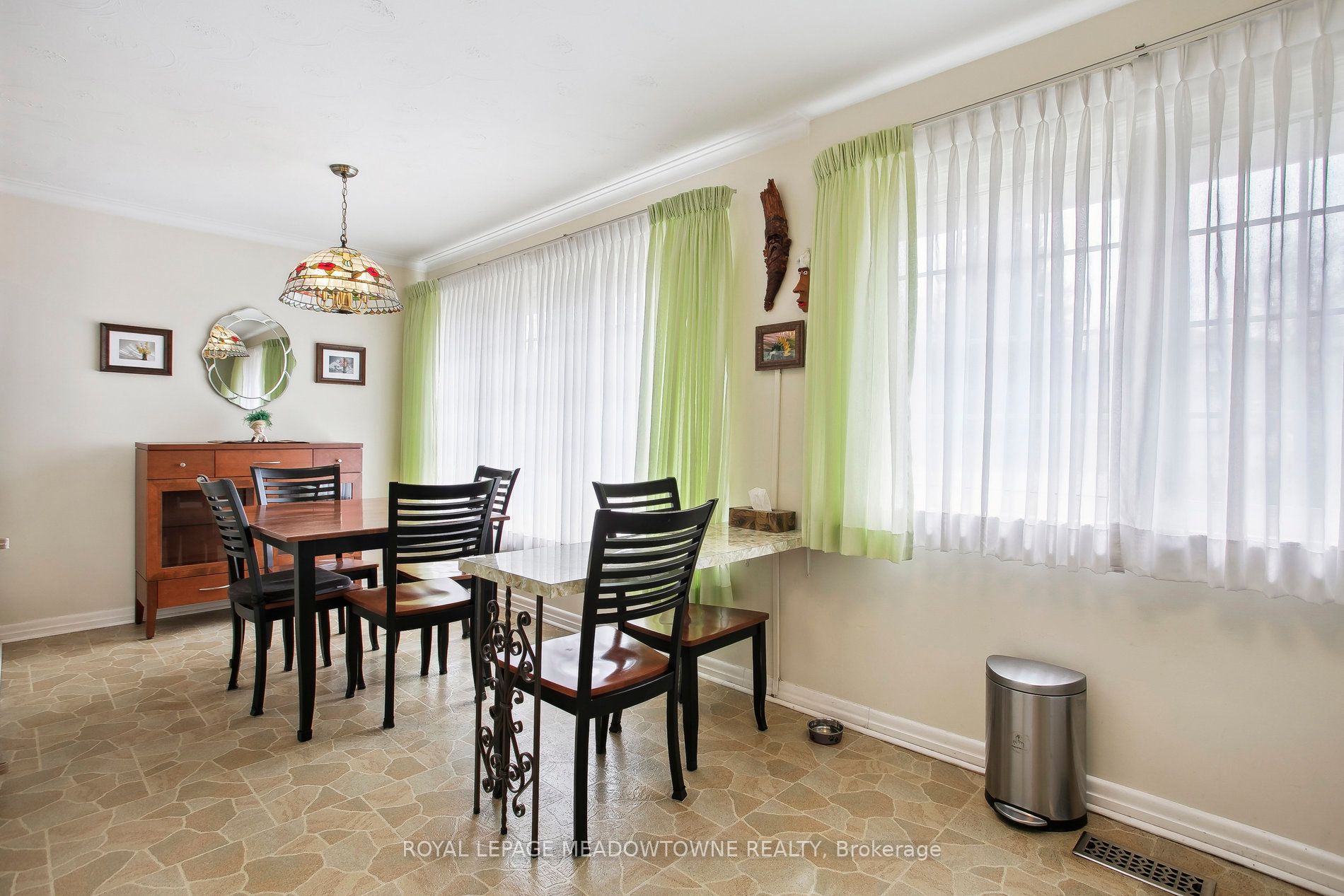 123 Vista Drive W Property Photo 8
