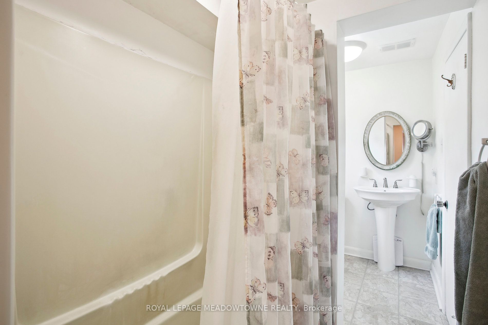 123 Vista Drive W Property Photo 36