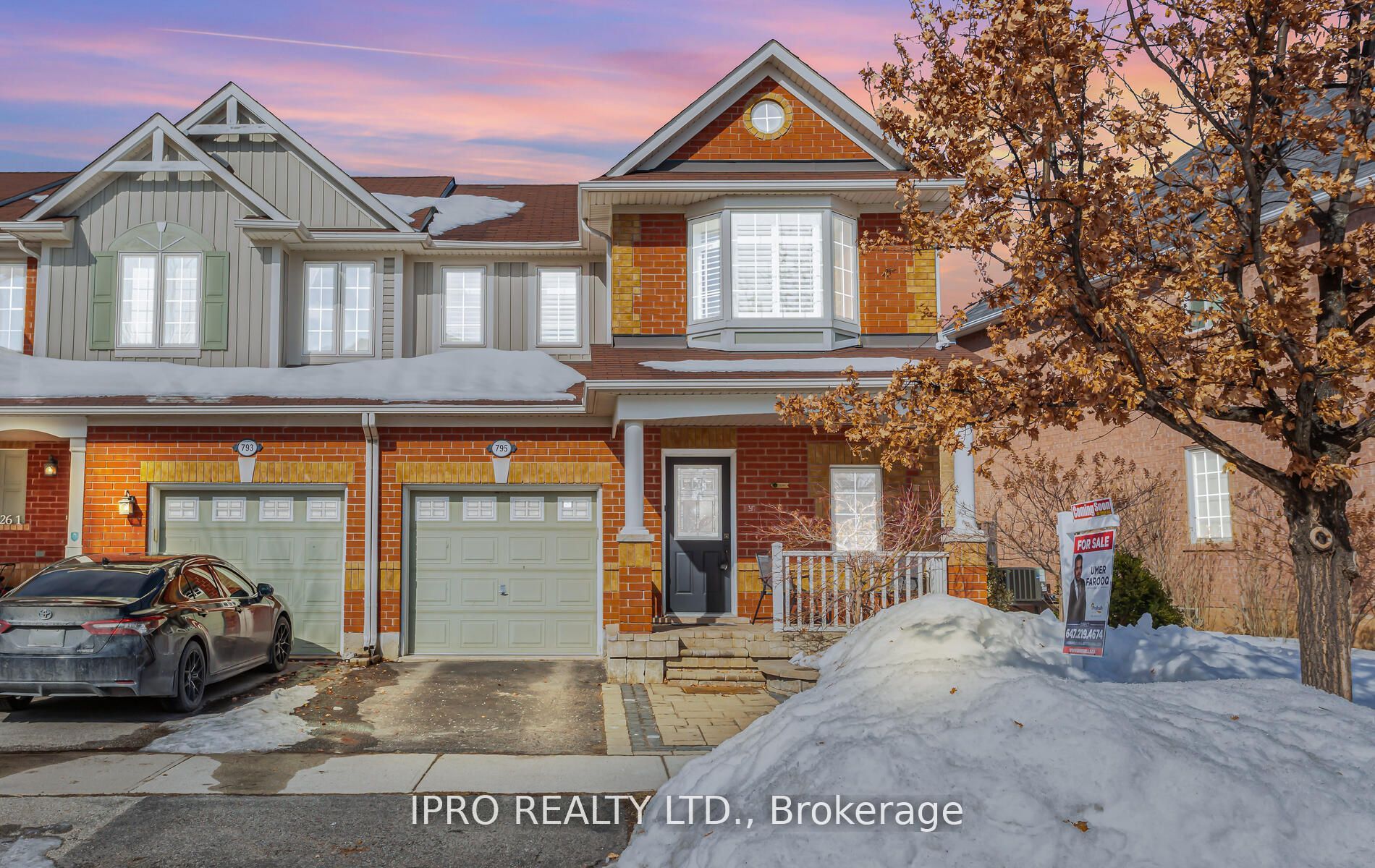 795 Howden Crescent Property Photo