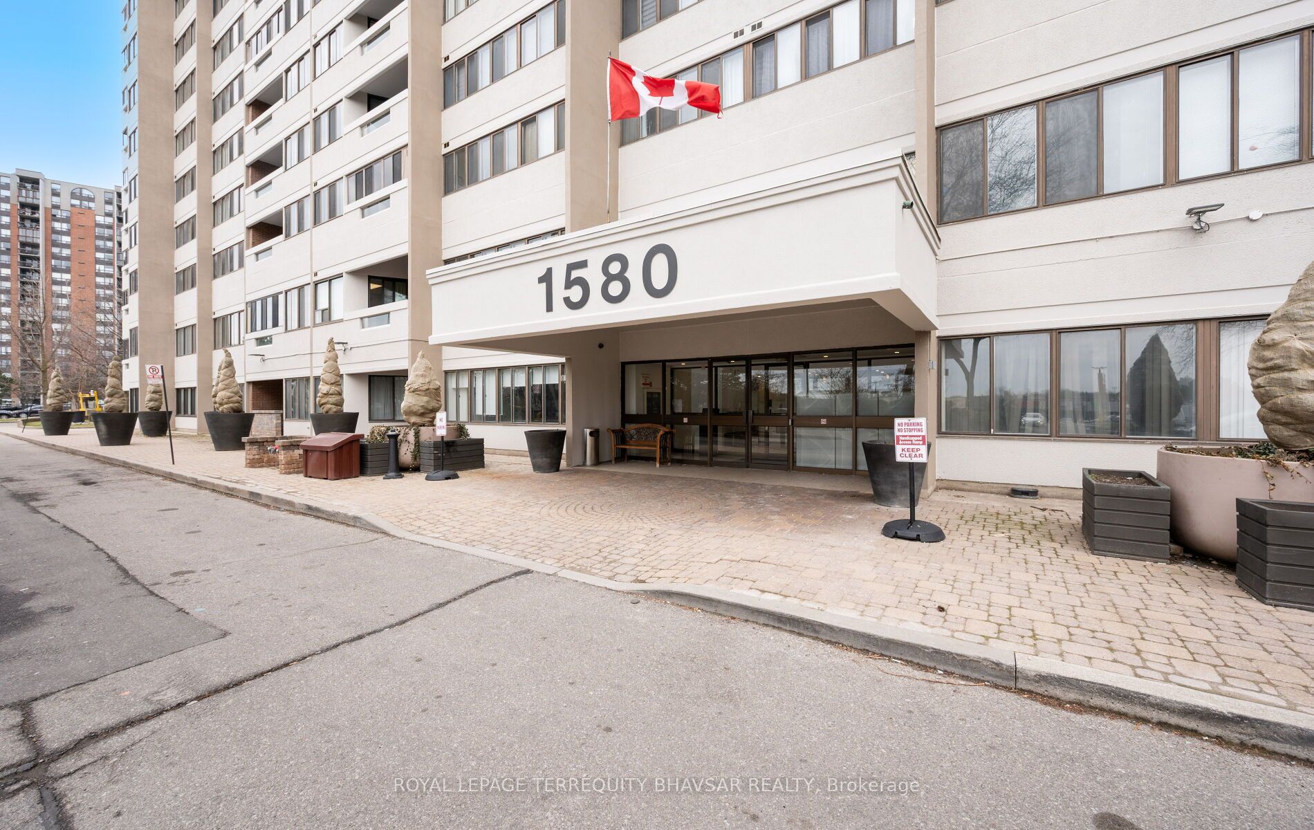 1580 Mississauga Valley Boulevard 1611 Property Photo 2