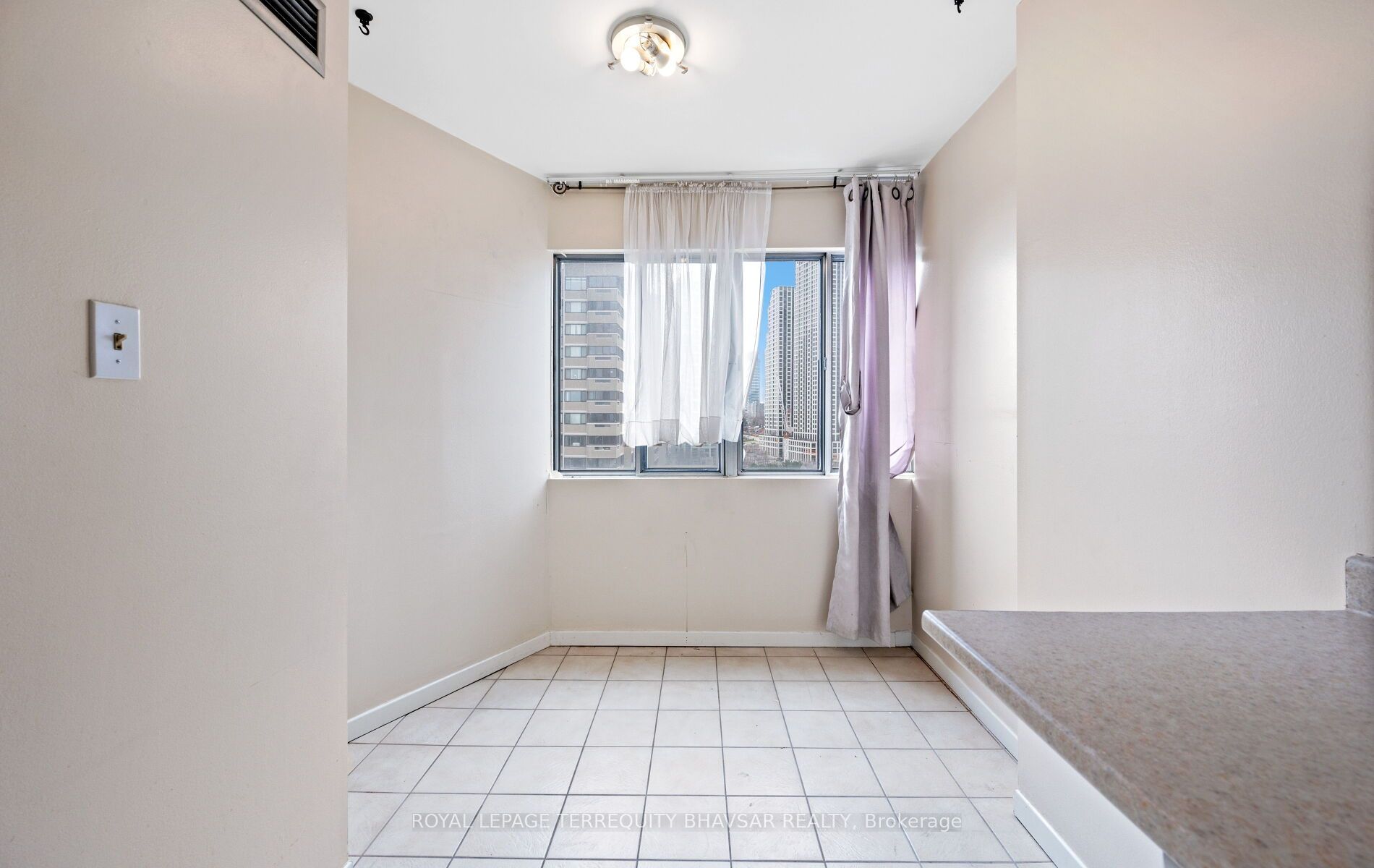 1580 Mississauga Valley Boulevard 1611 Property Photo 24
