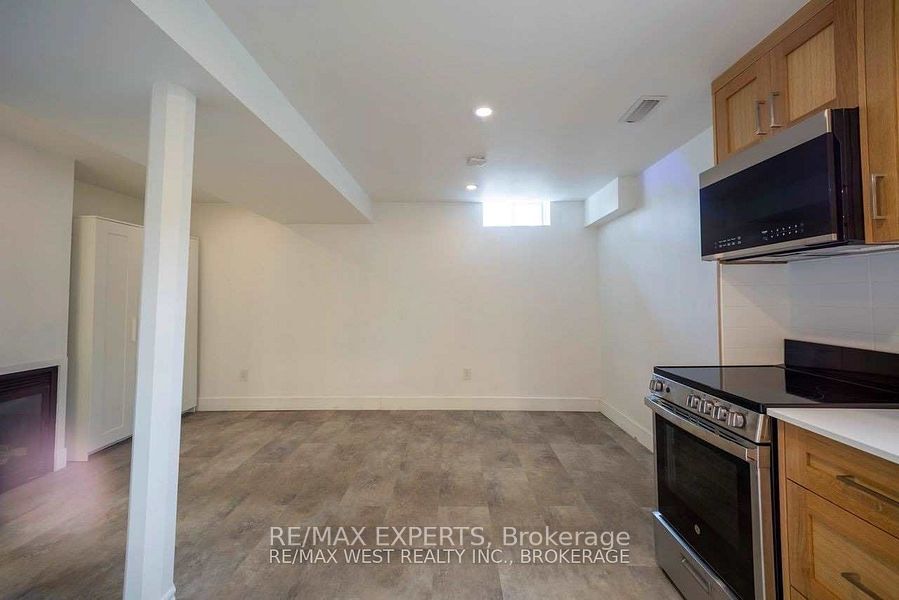 18 Domenico Crescent Property Photo 3
