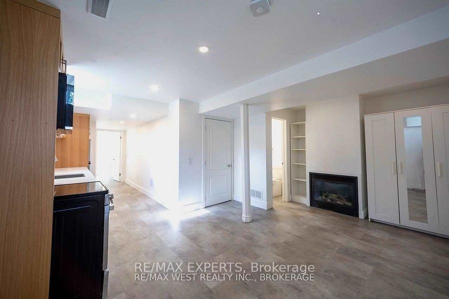 18 Domenico Crescent Property Photo 5