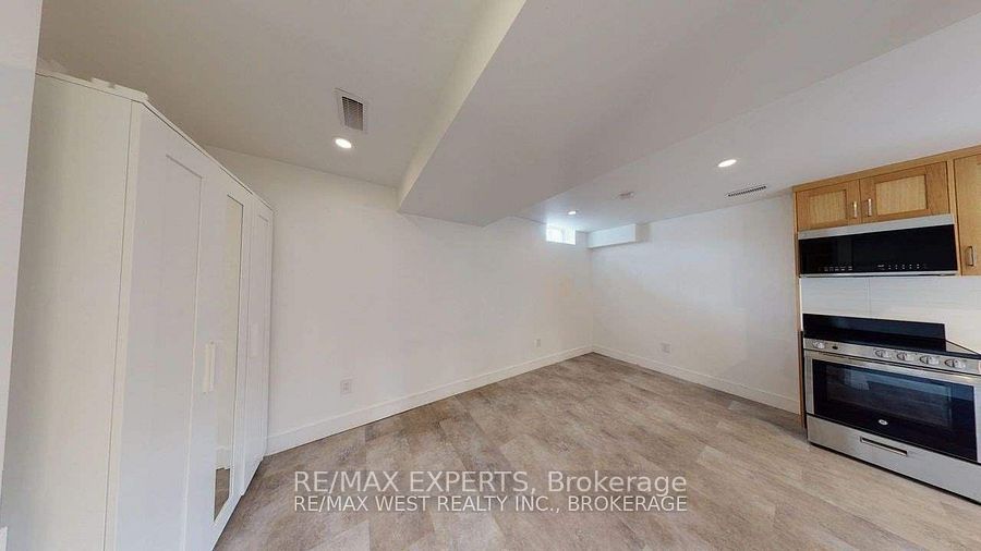 18 Domenico Crescent Property Photo 6