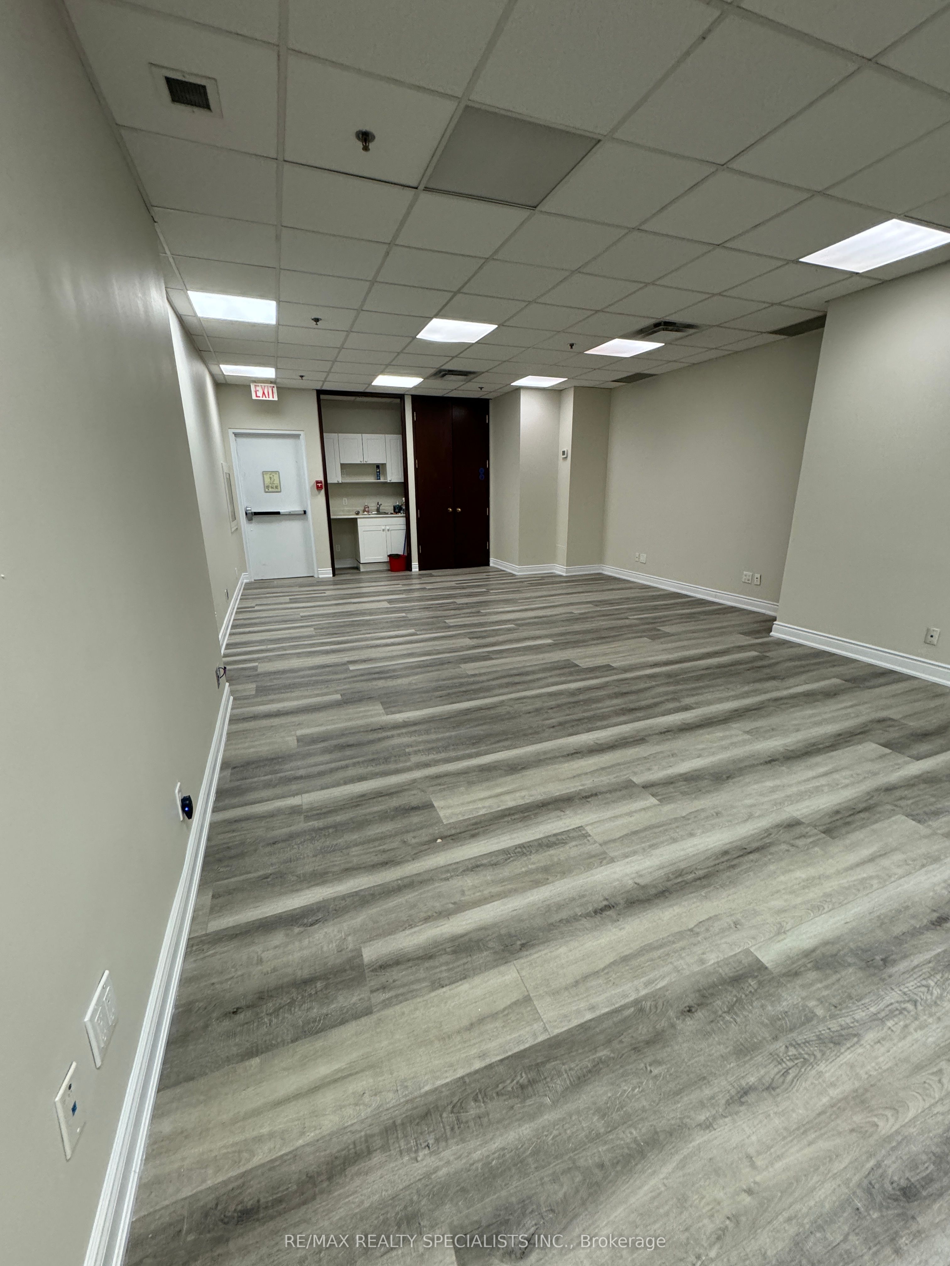 #106 A - 50 Burnhamthorpe Road Property Photo 10