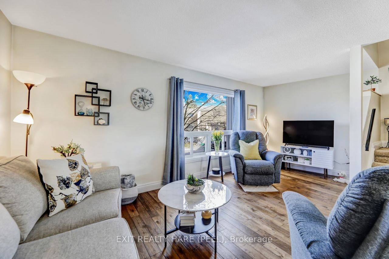 #43 - 43 Ashton Crescent Property Photo 1