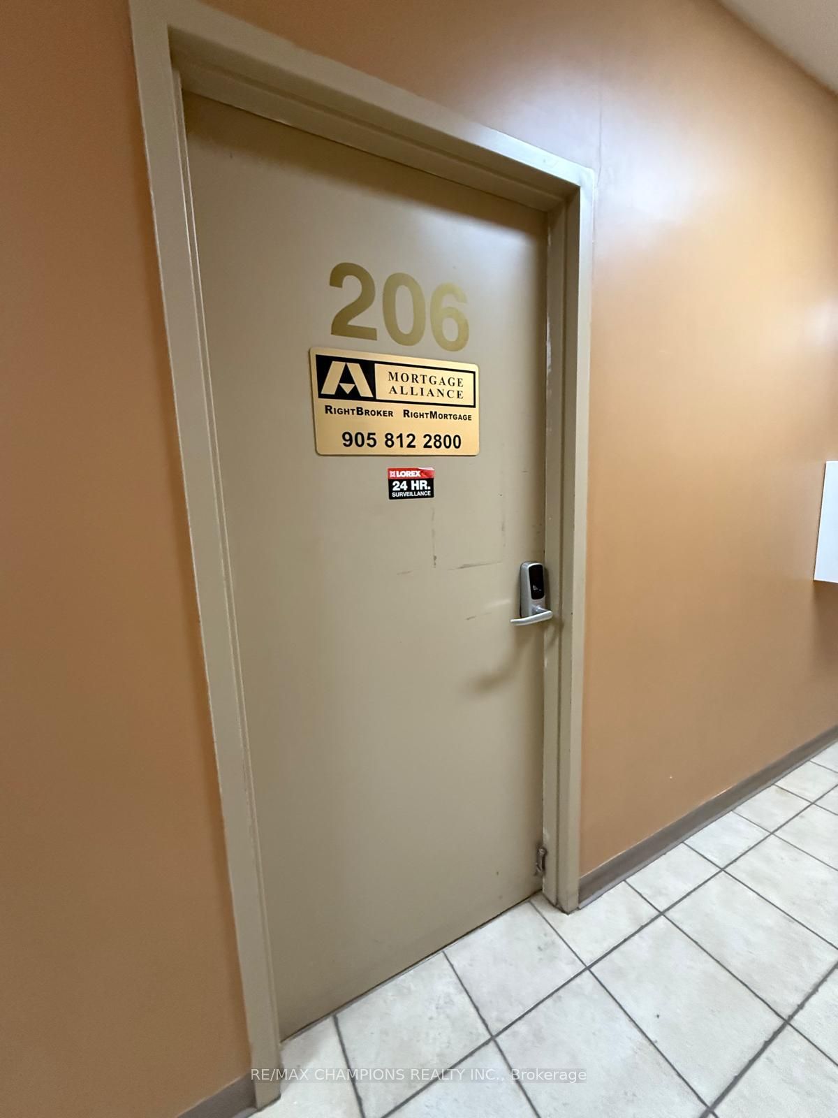 #206 - 808 Britannia Road Property Photo 4
