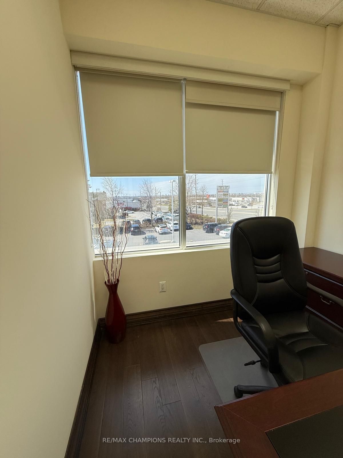 #206 - 808 Britannia Road Property Photo 11