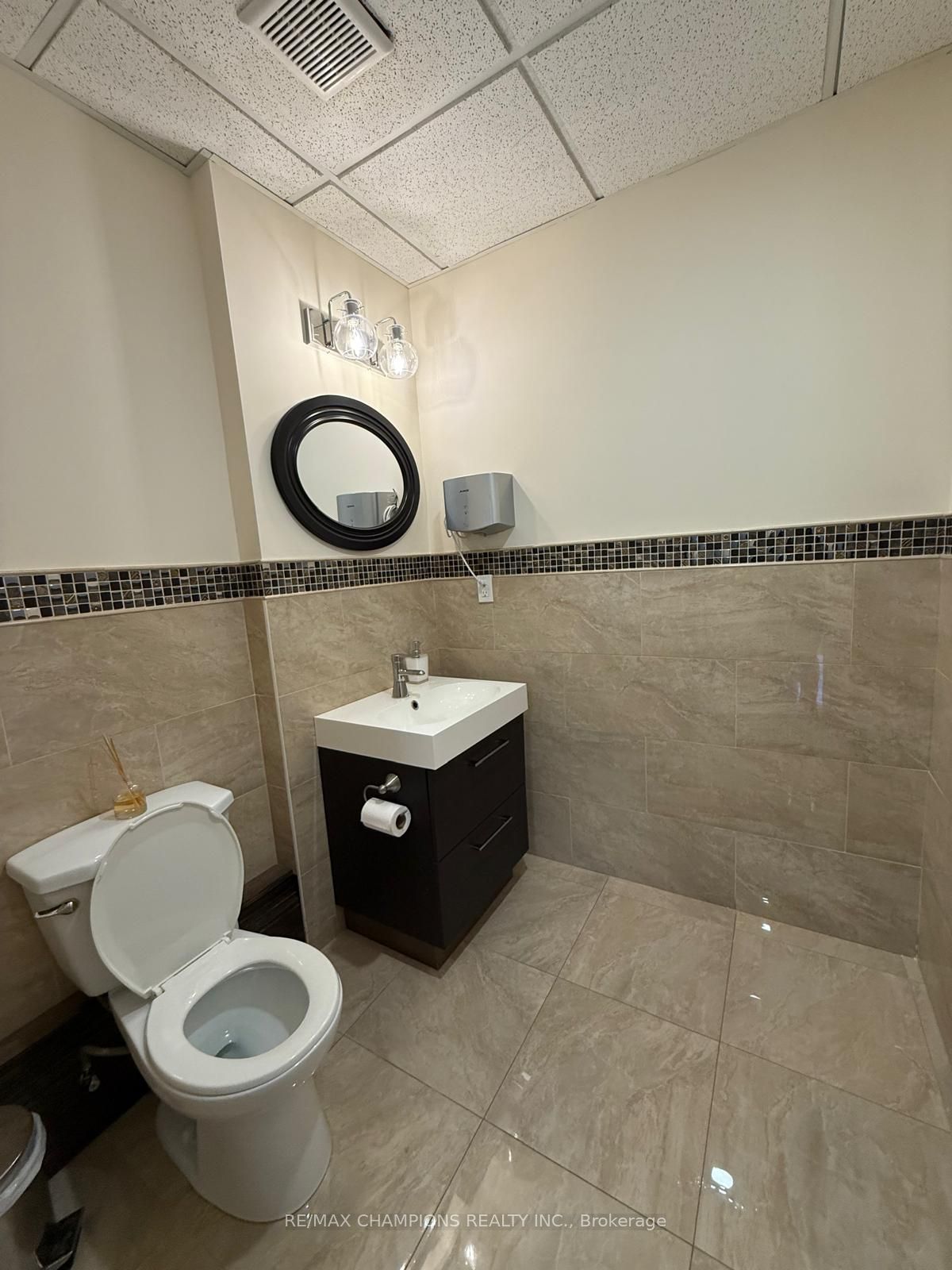 #206 - 808 Britannia Road Property Photo 22