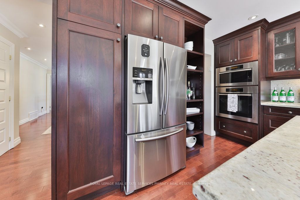 1072 Mayford Court Property Photo 4