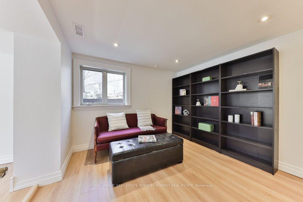 1072 Mayford Court Property Photo 28