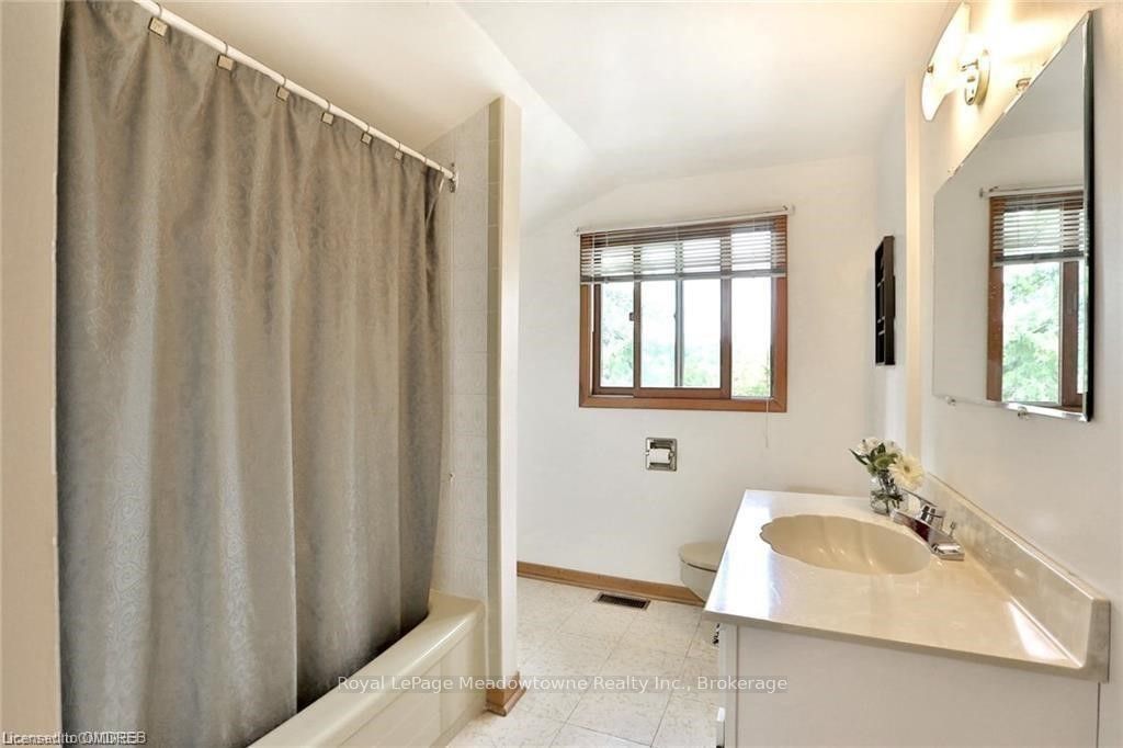 225/269 Campbell Avenue Property Photo 16