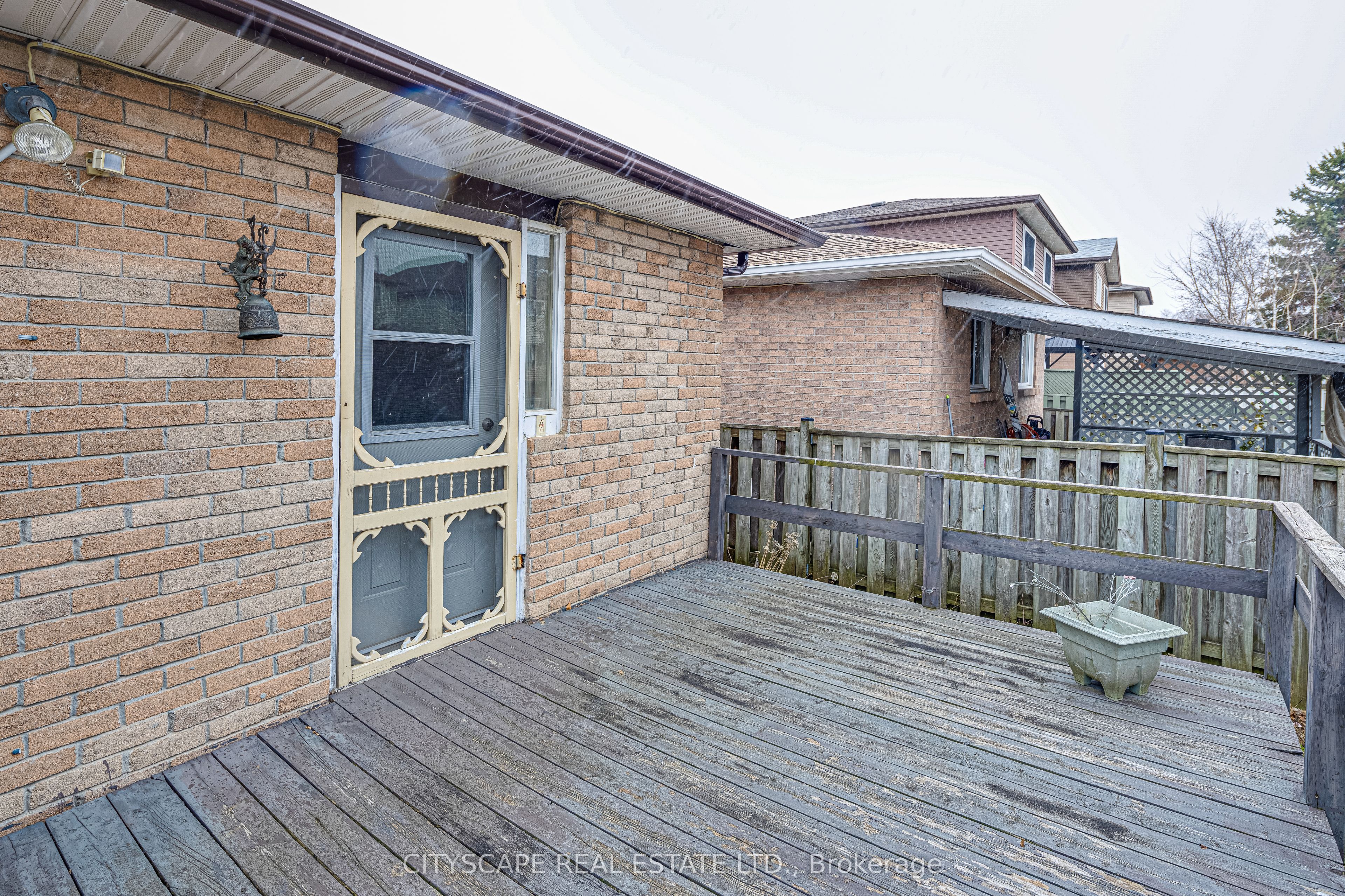 66 Vodden Street W Property Photo 6