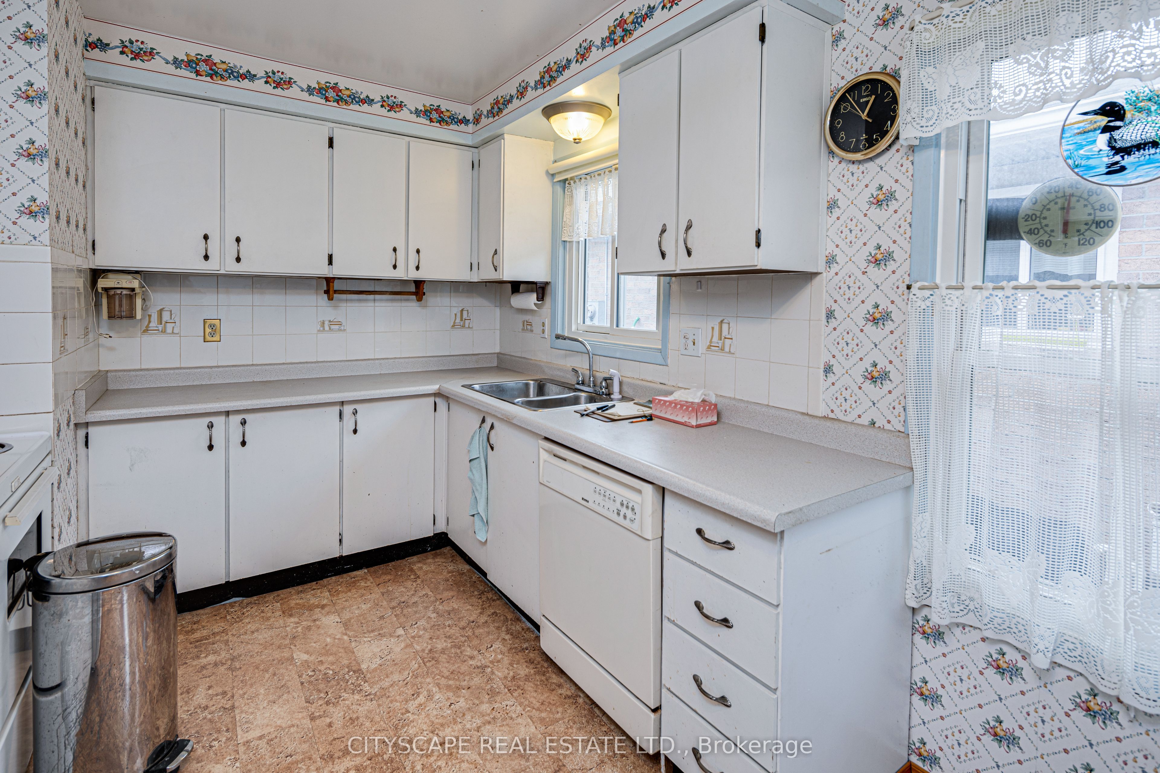66 Vodden Street W Property Photo 8