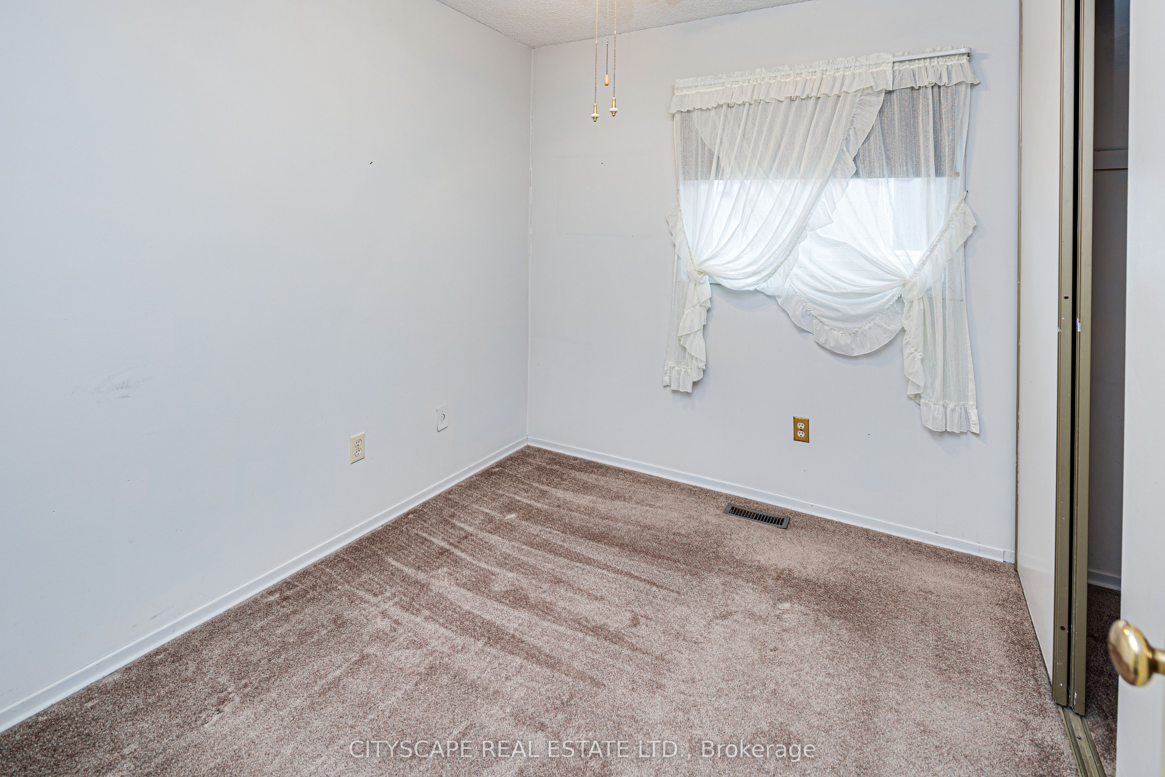 66 Vodden Street W Property Photo 17
