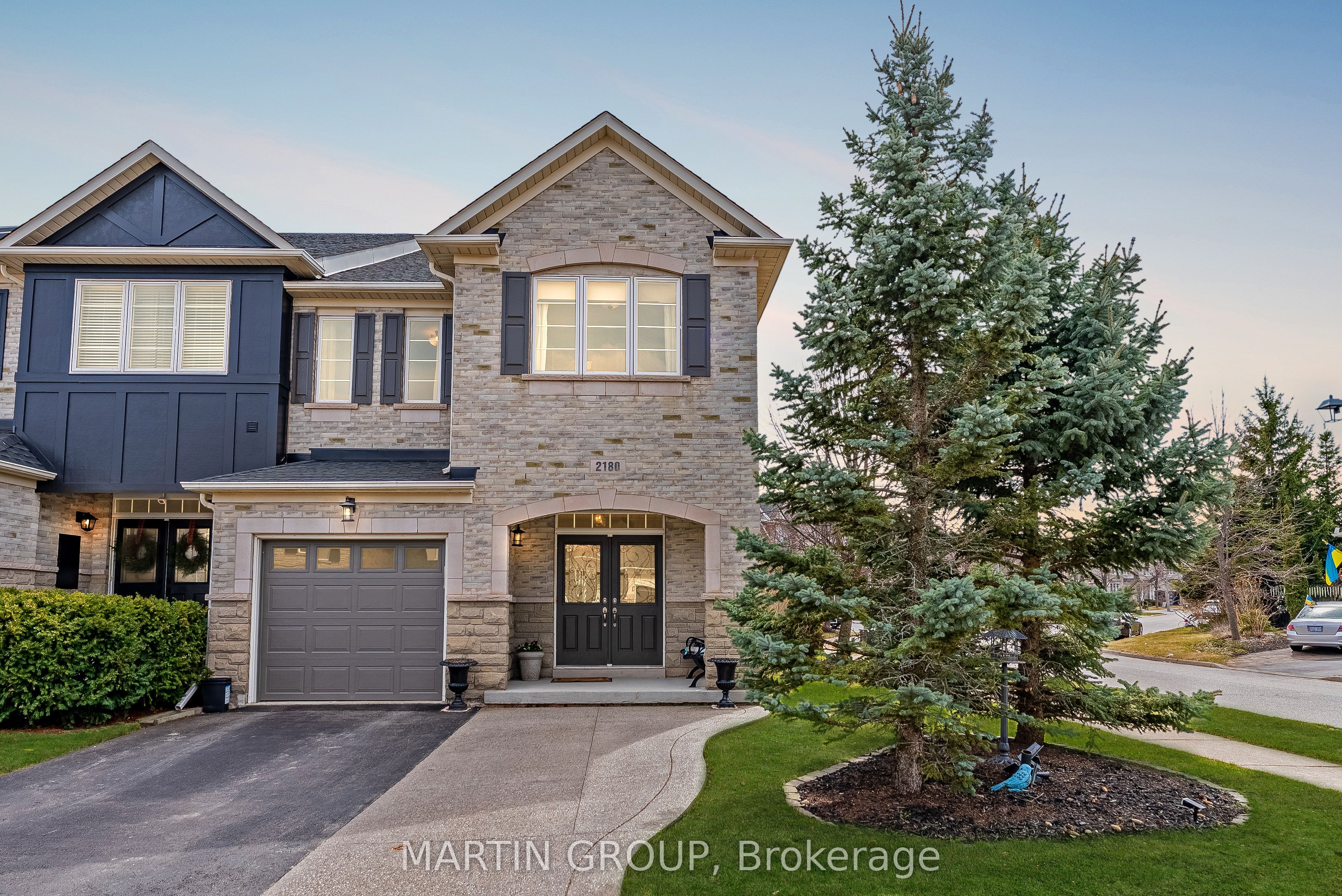 2180 Whitworth Drive Property Photo