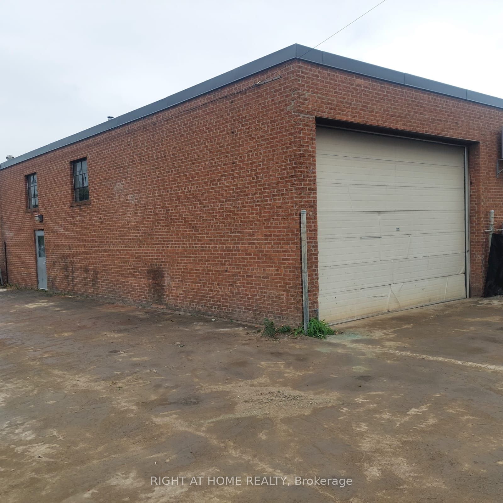 #unit# 2 - 35 Edgar Avenue Property Photo 4
