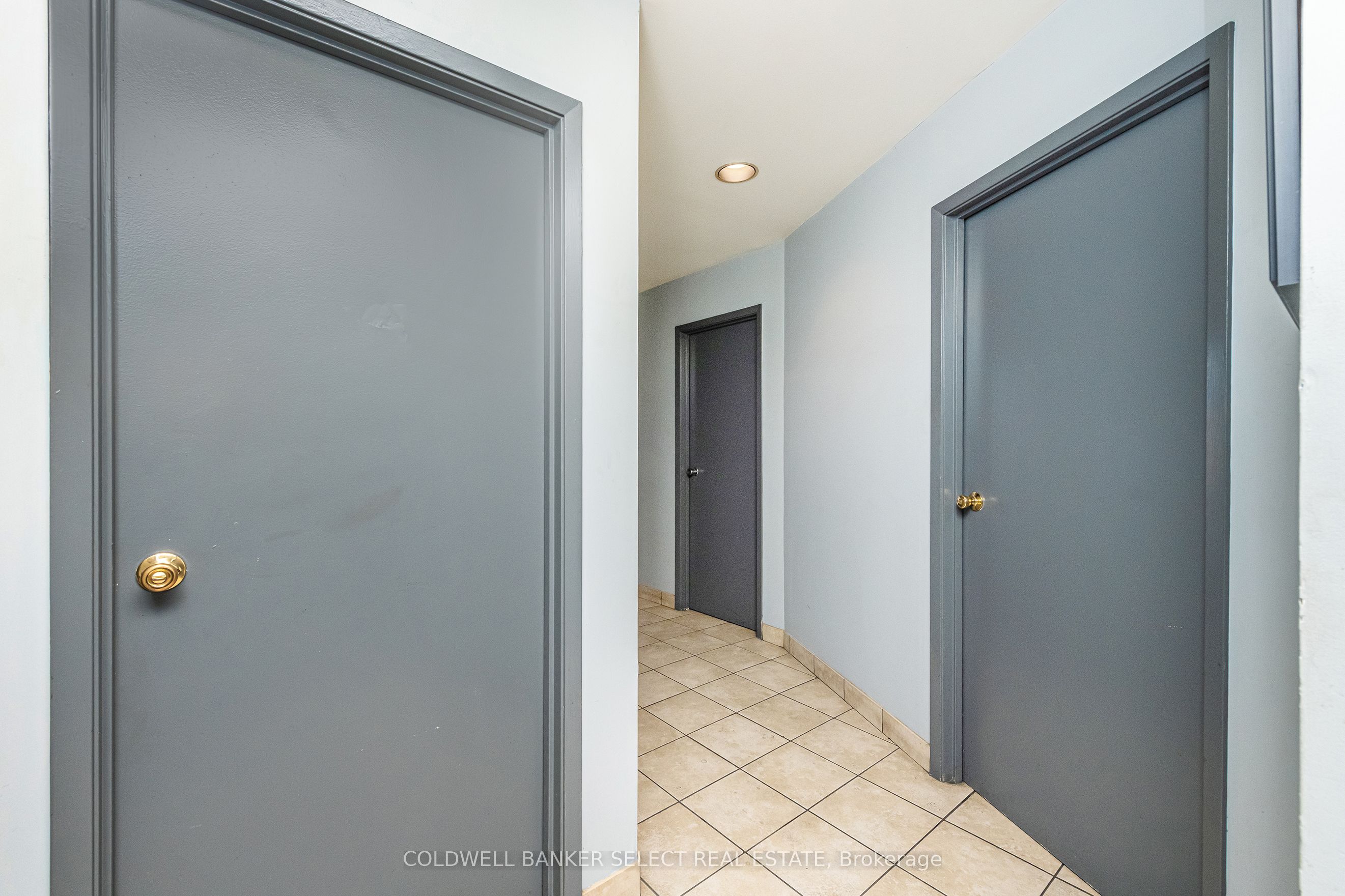 #4 - 32 Goodmark Place Property Photo 7