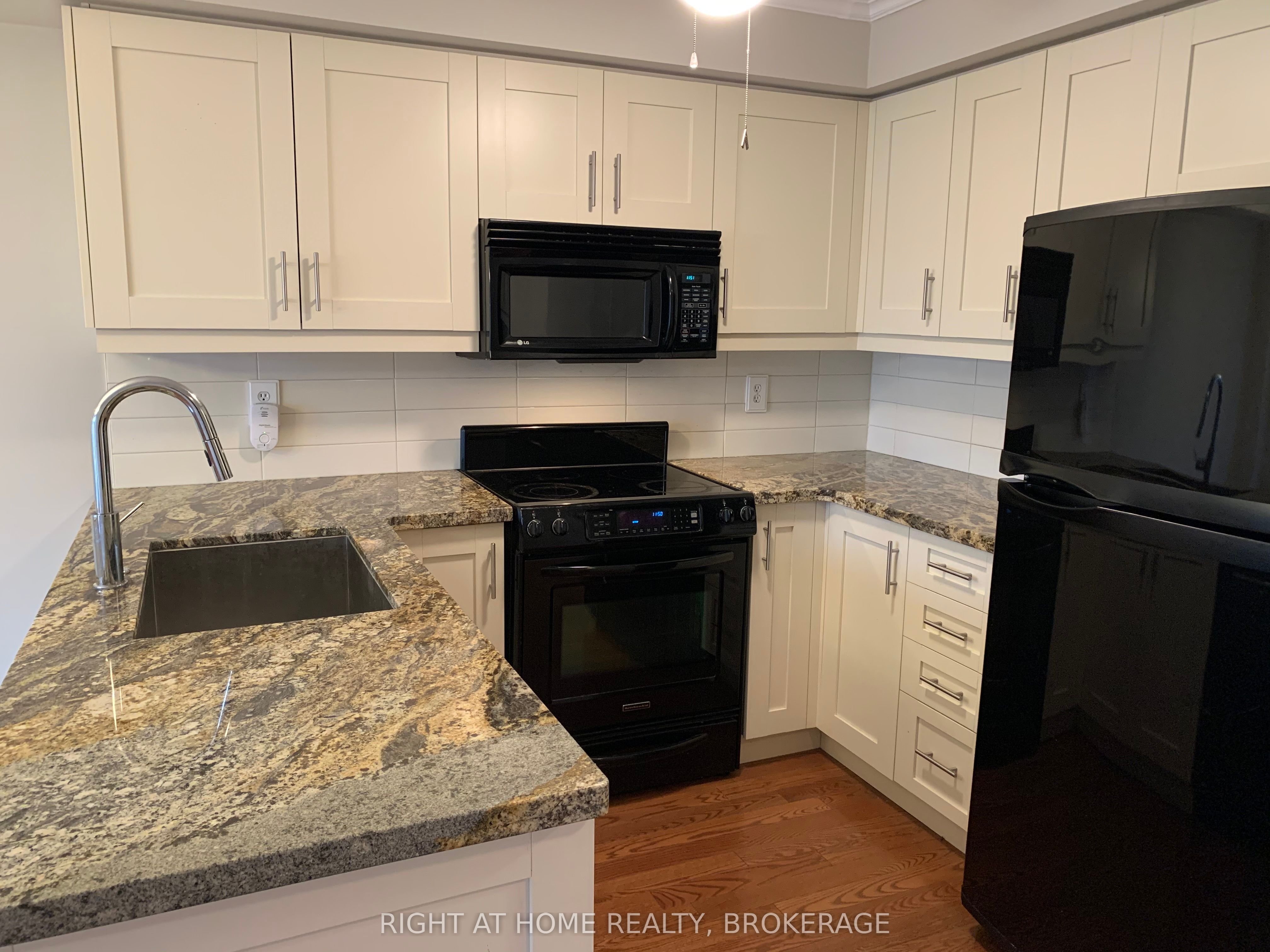 1149 Treetop Ter Property Photo 6