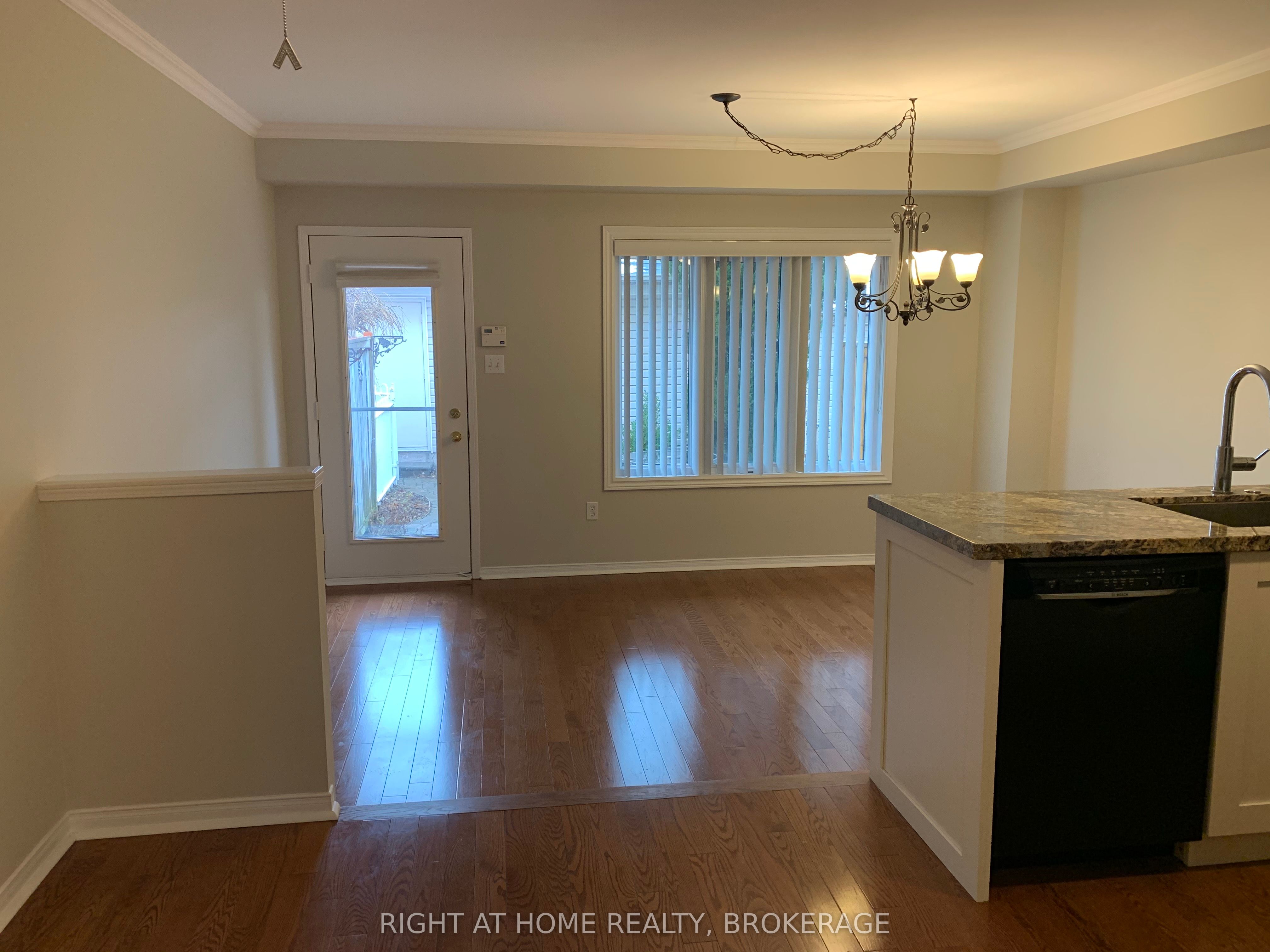 1149 Treetop Ter Property Photo 7