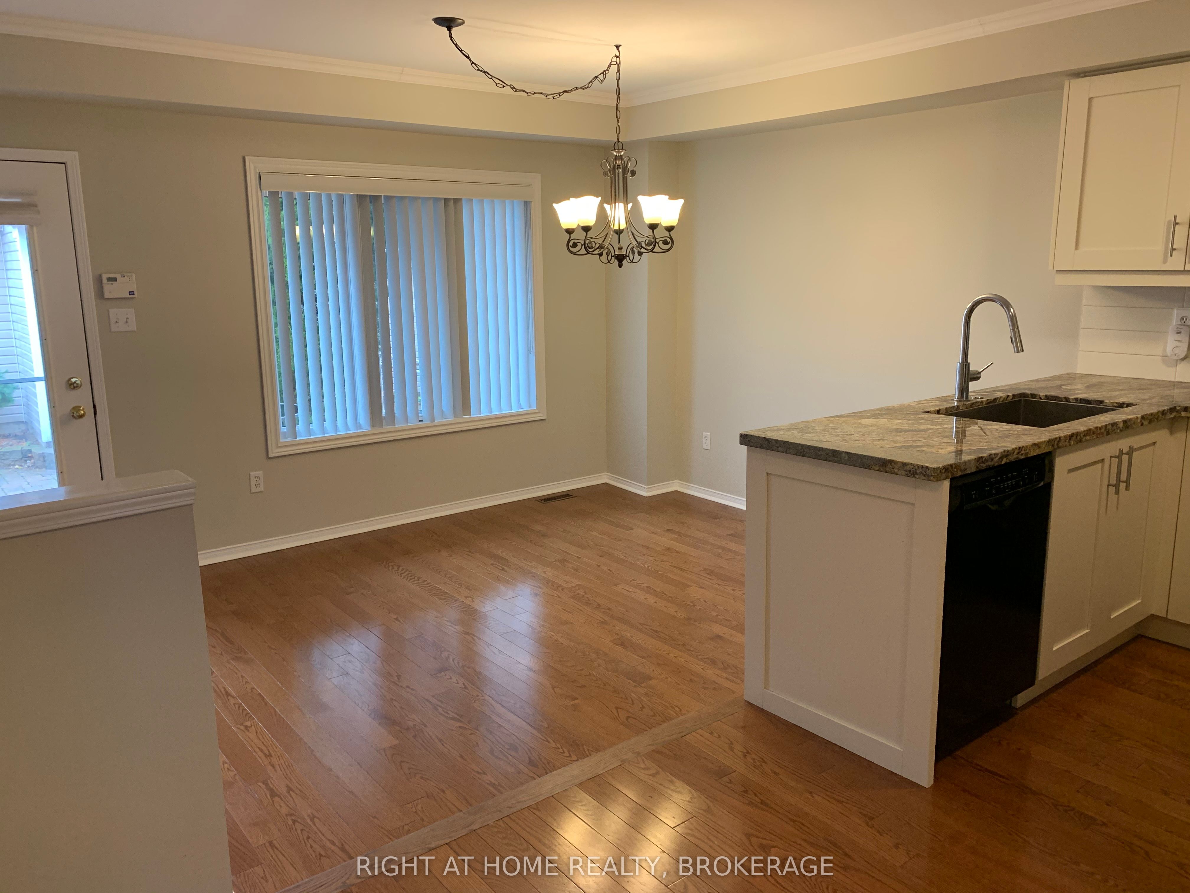 1149 Treetop Ter Property Photo 8