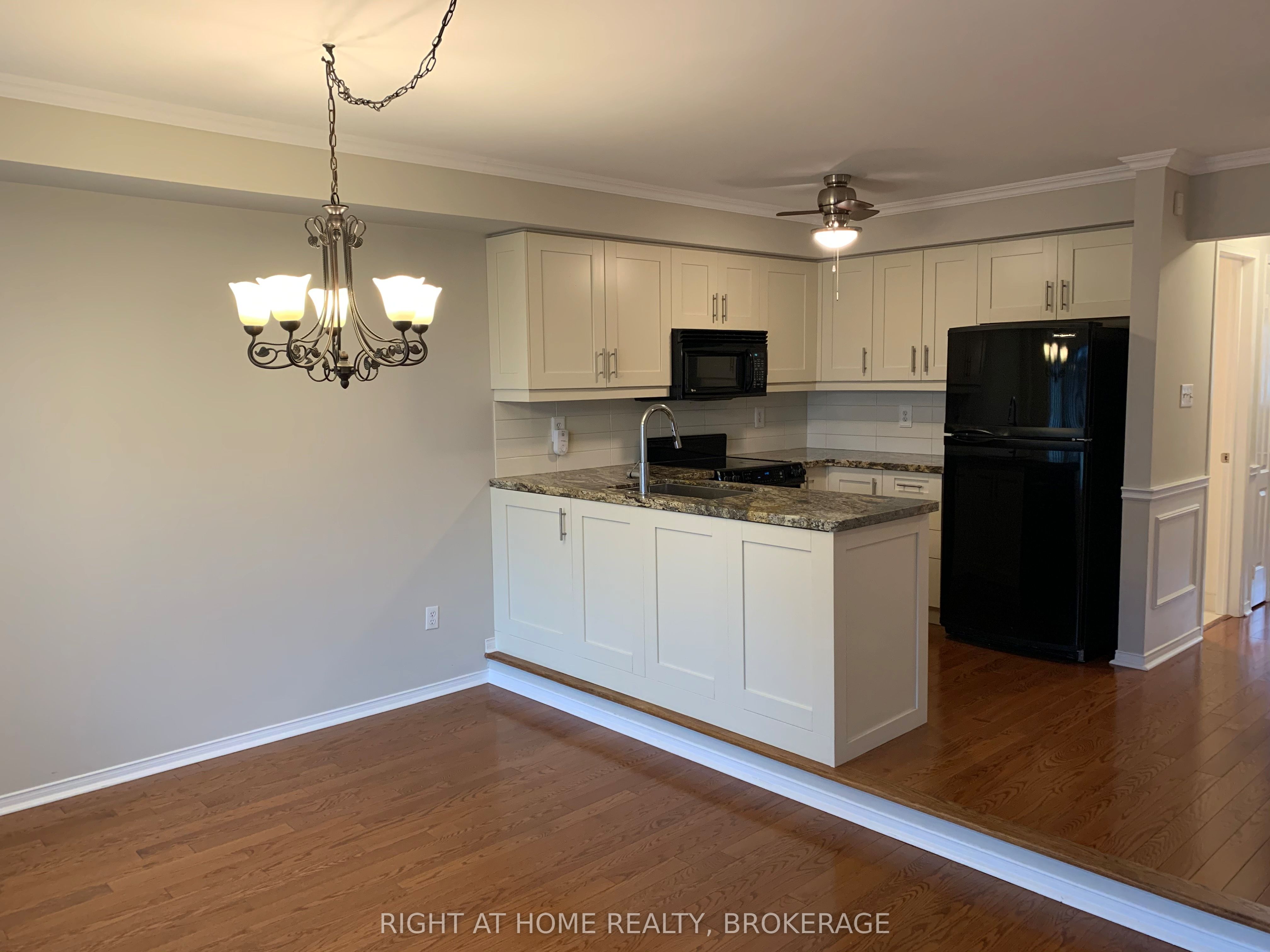 1149 Treetop Ter Property Photo 9