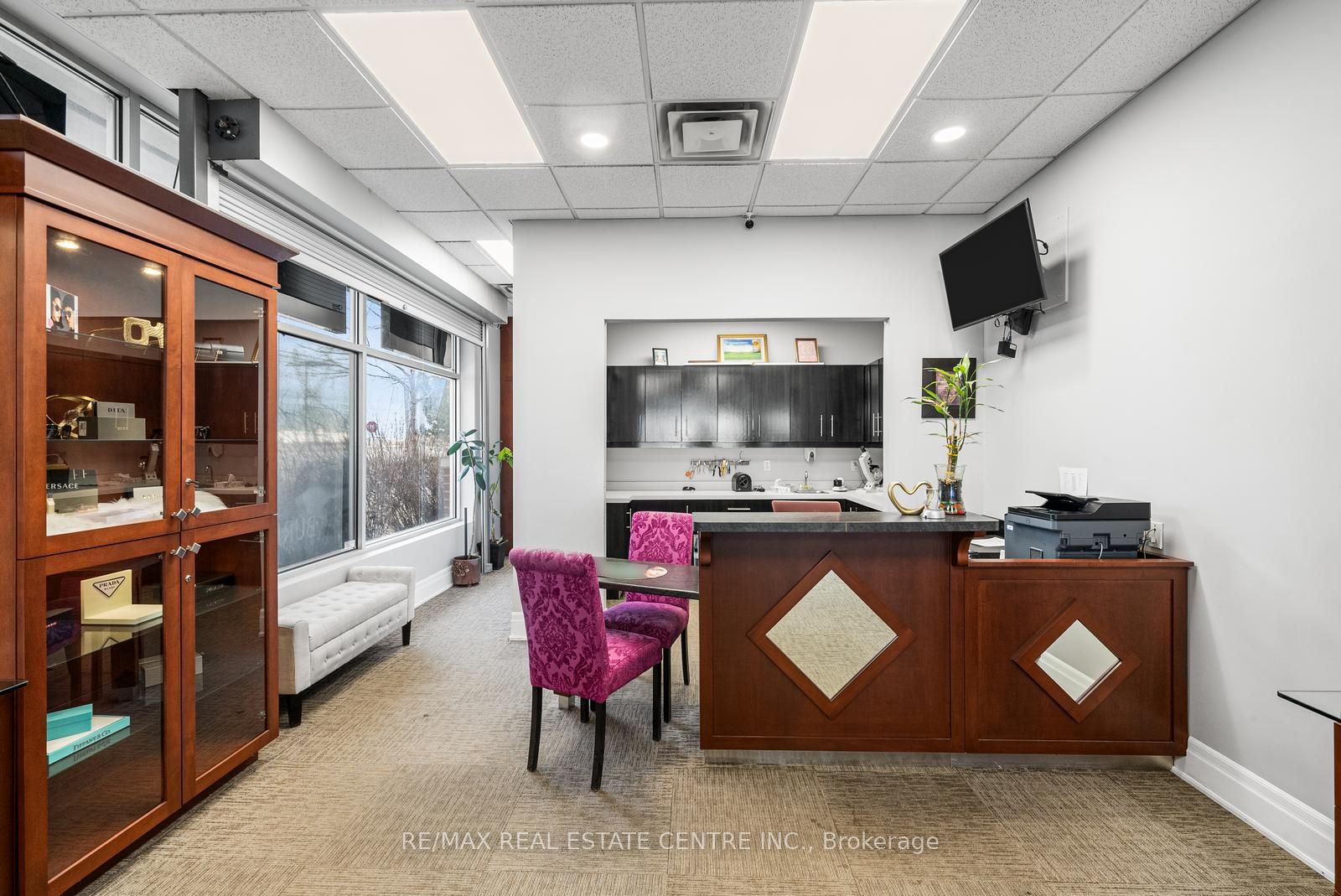 #6 - 341 Parkhurst Square Property Photo 8