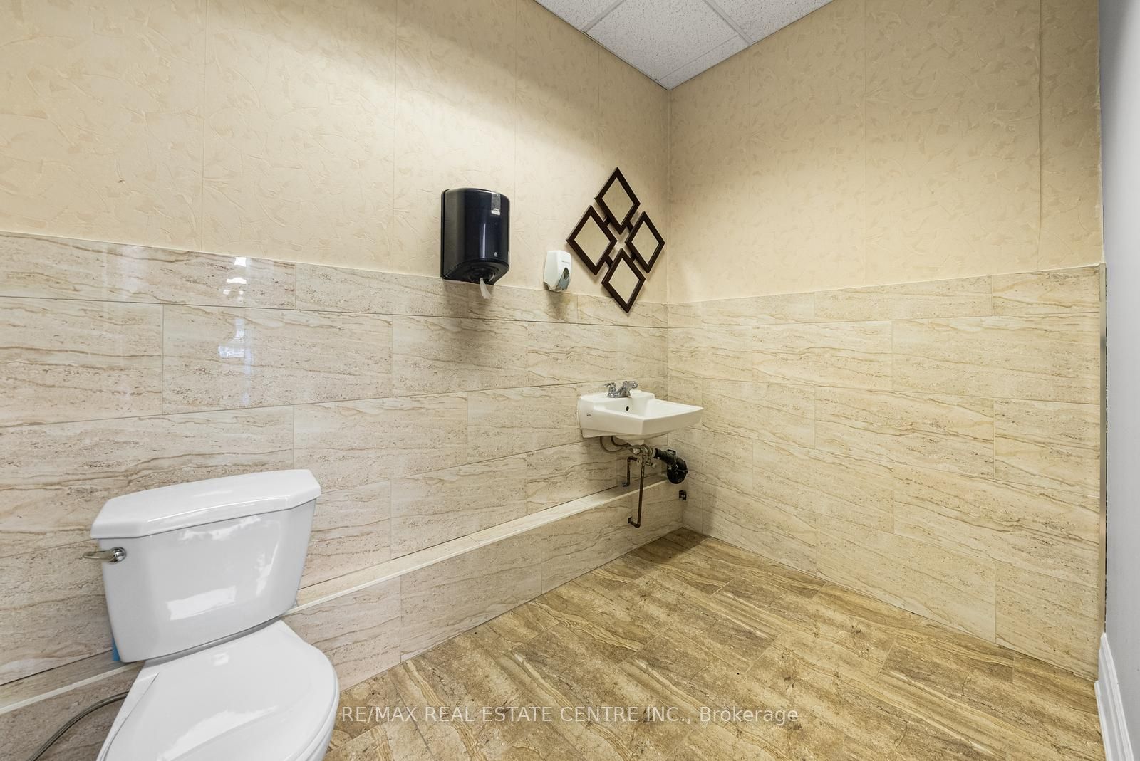 #6 - 341 Parkhurst Square Property Photo 15