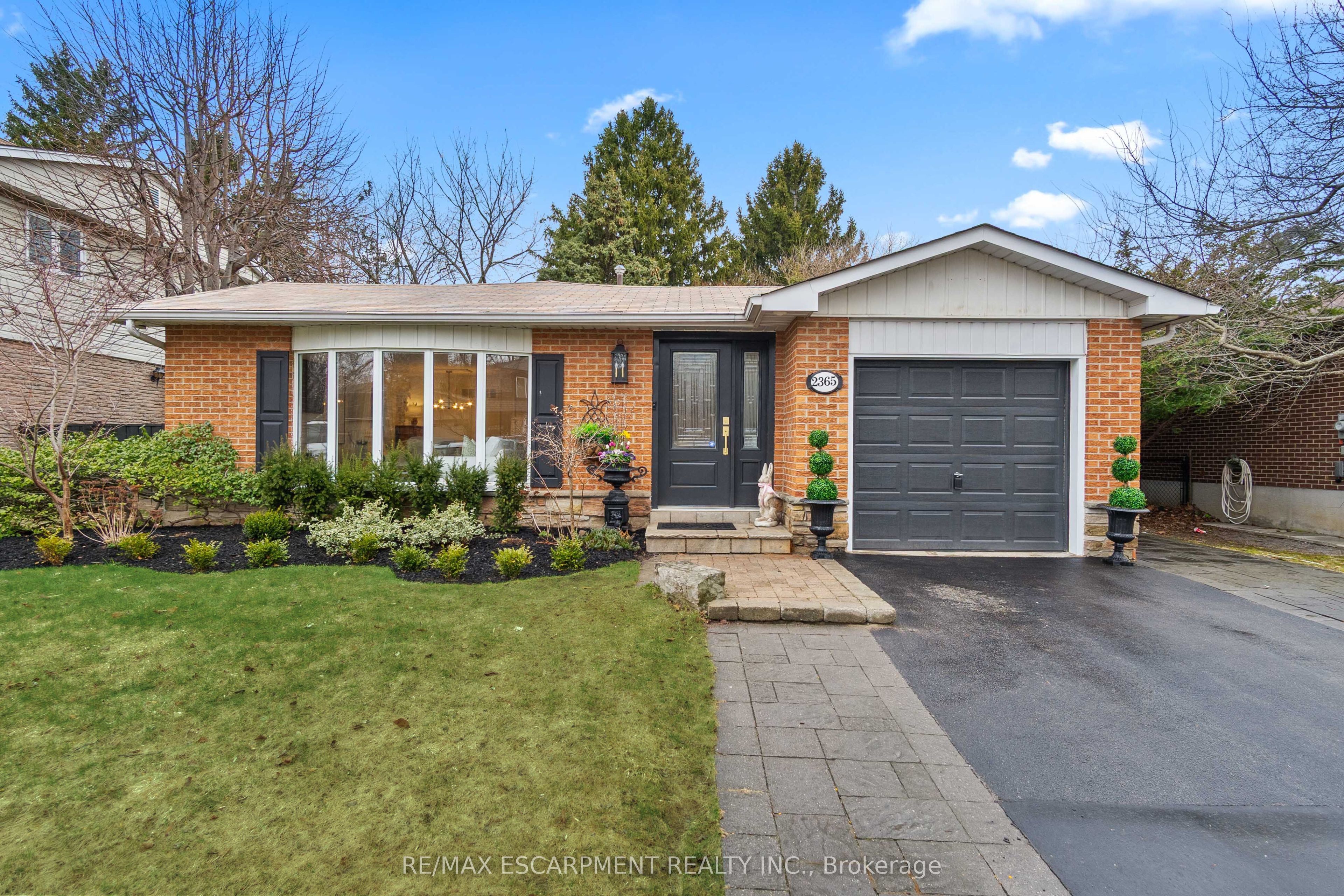 2365 Devon Road Property Photo