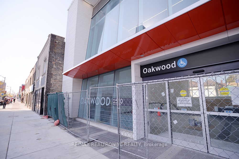 1586 Eglinton Avenue Property Photo 1