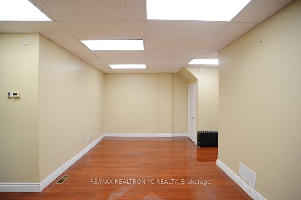 1586 Eglinton Avenue Property Photo 6