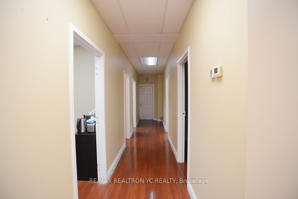 1586 Eglinton Avenue Property Photo 10