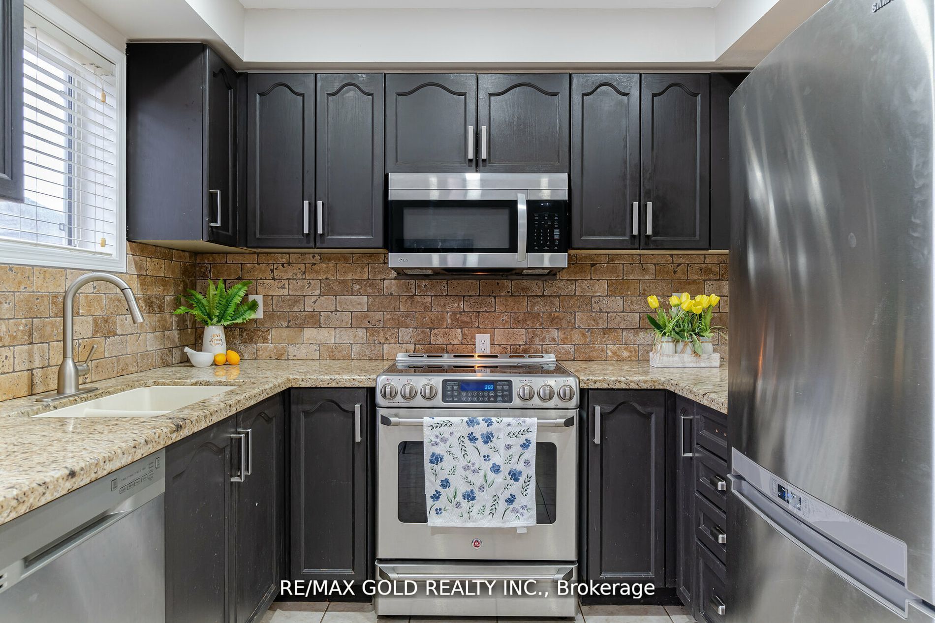 32 Dills Crescent Property Photo