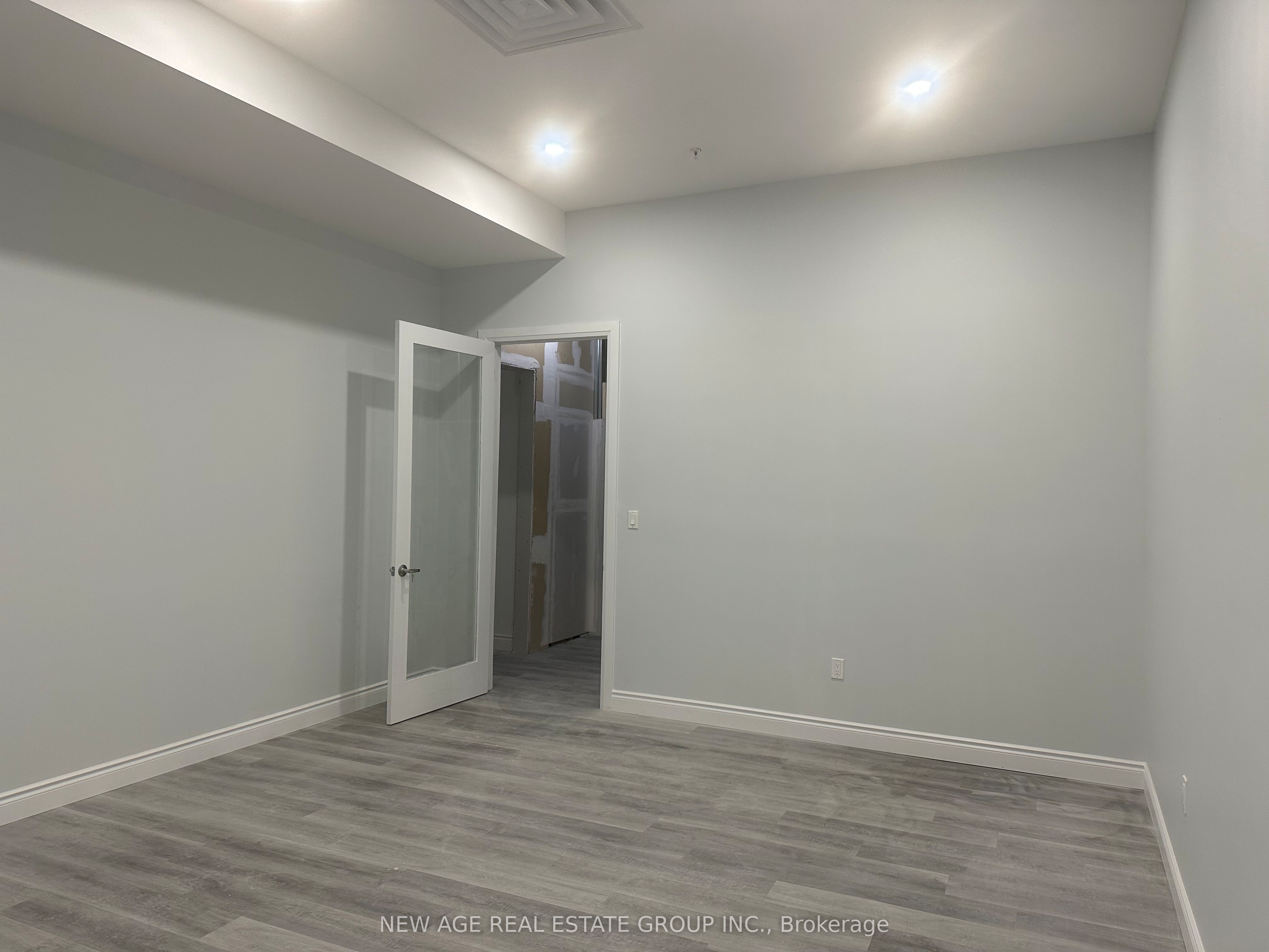 #5-208 - 15 Brownridge Road Property Photo 2