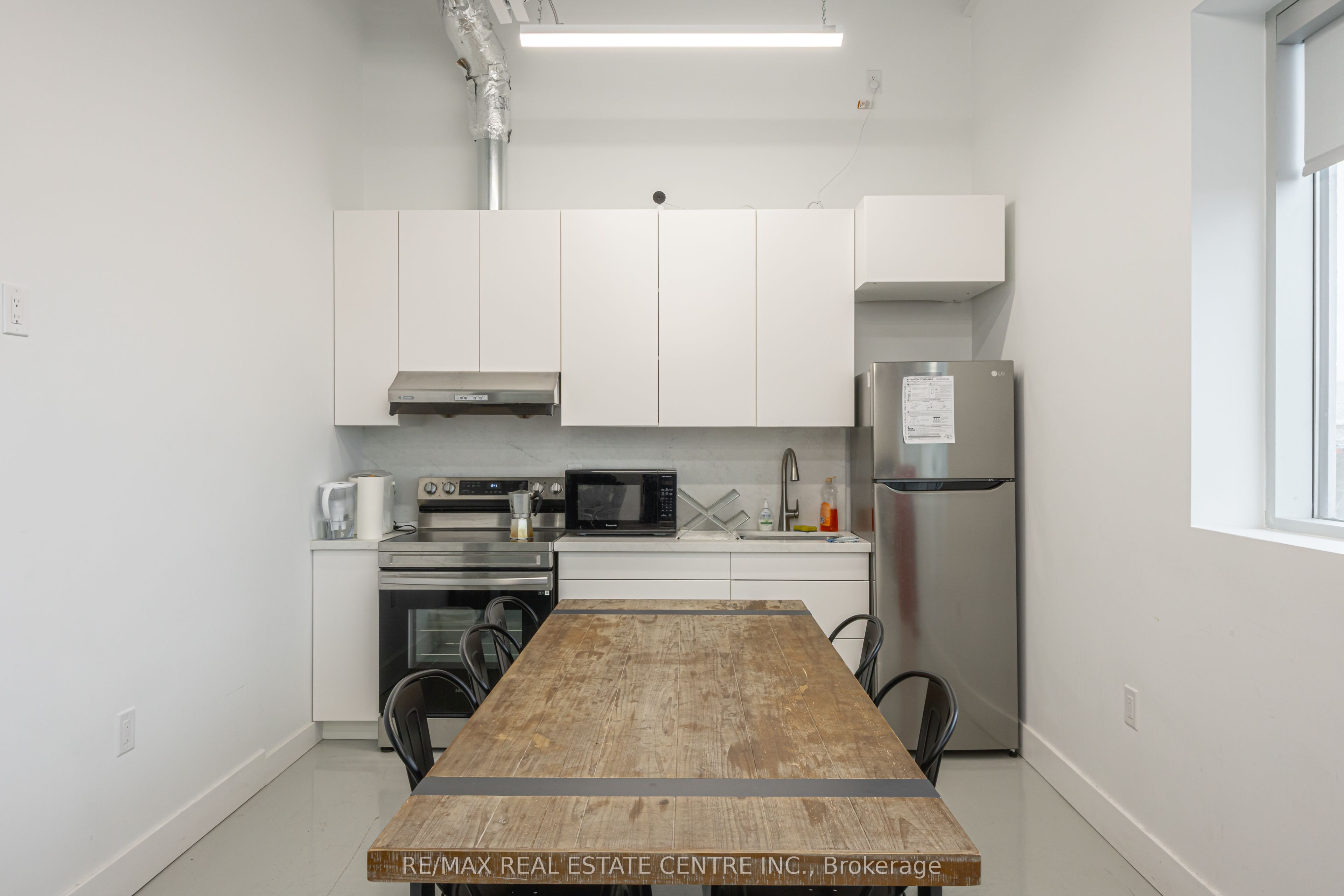 #b5 - 20 Lightbeam Terrace Property Photo 8