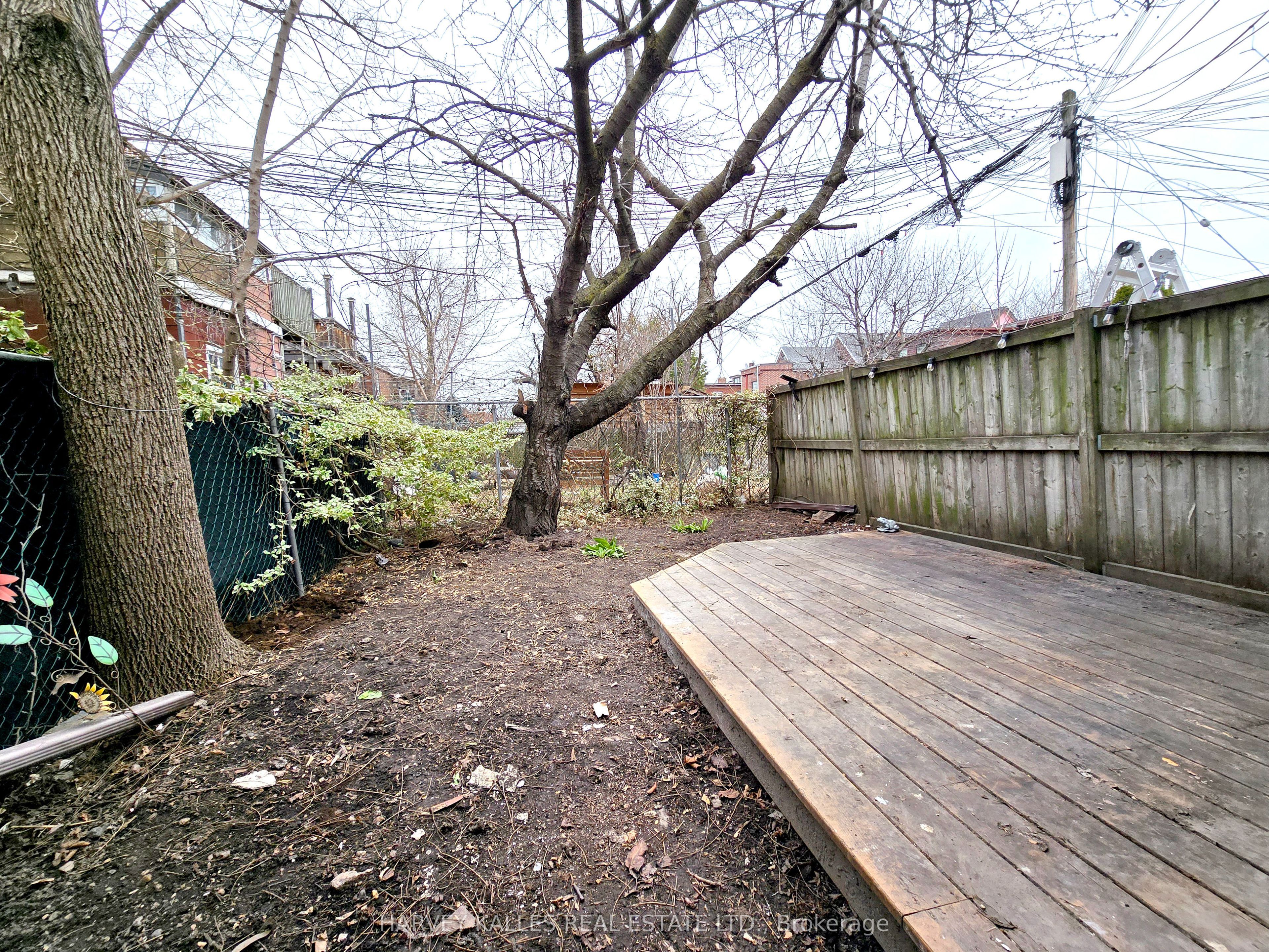 1041 Ossington Avenue Property Photo 3