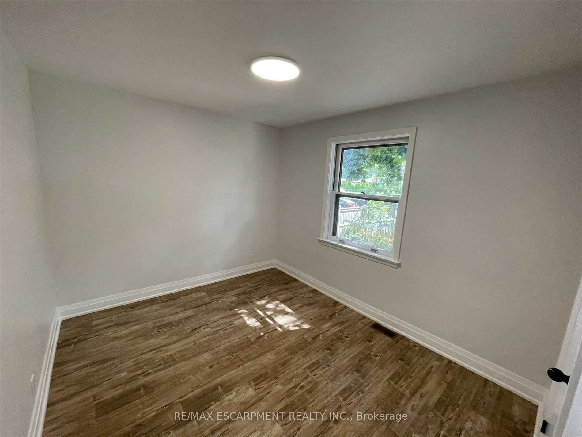 #main - 4328 New Street Property Photo 10