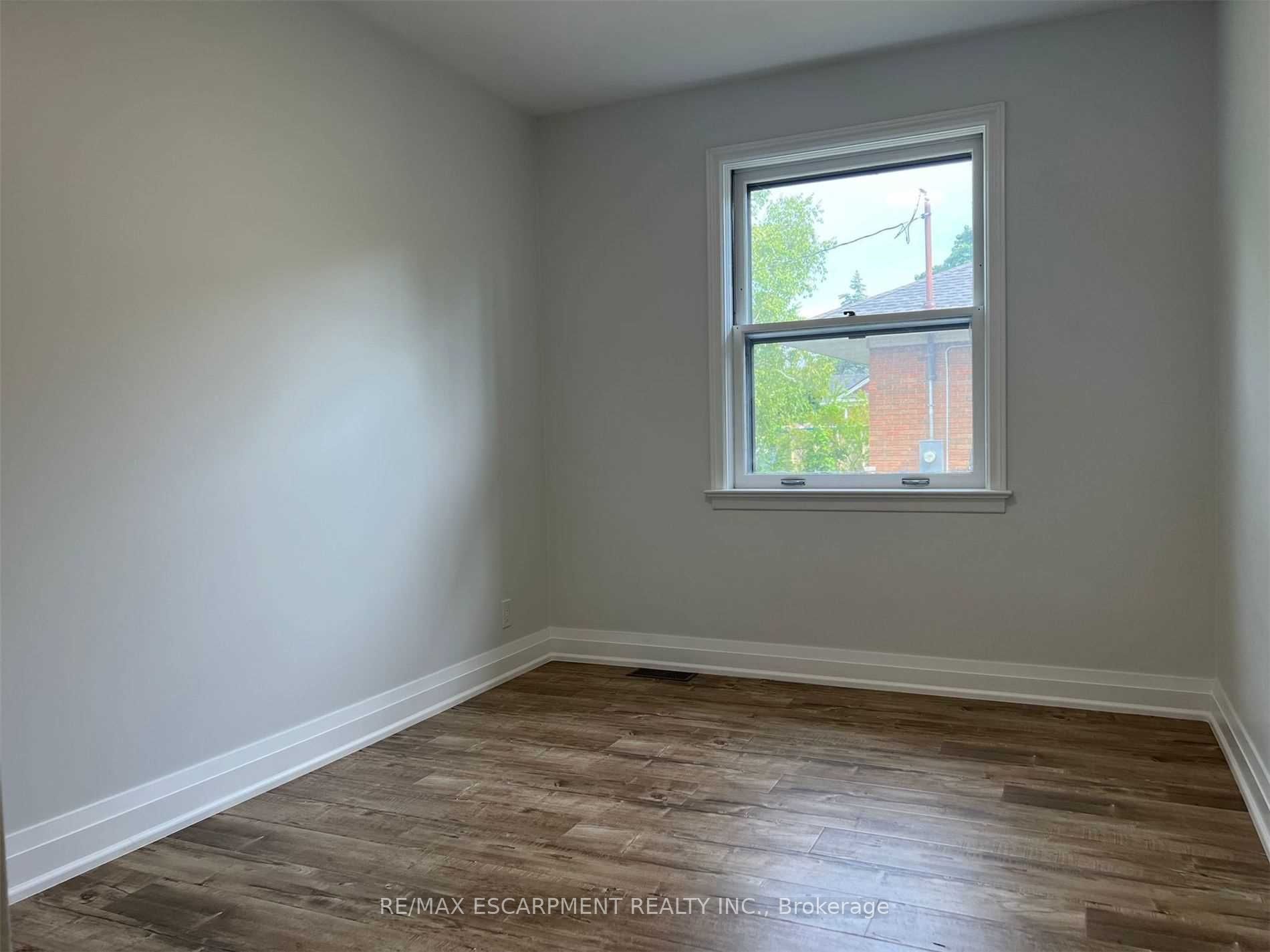 #main - 4328 New Street Property Photo 11