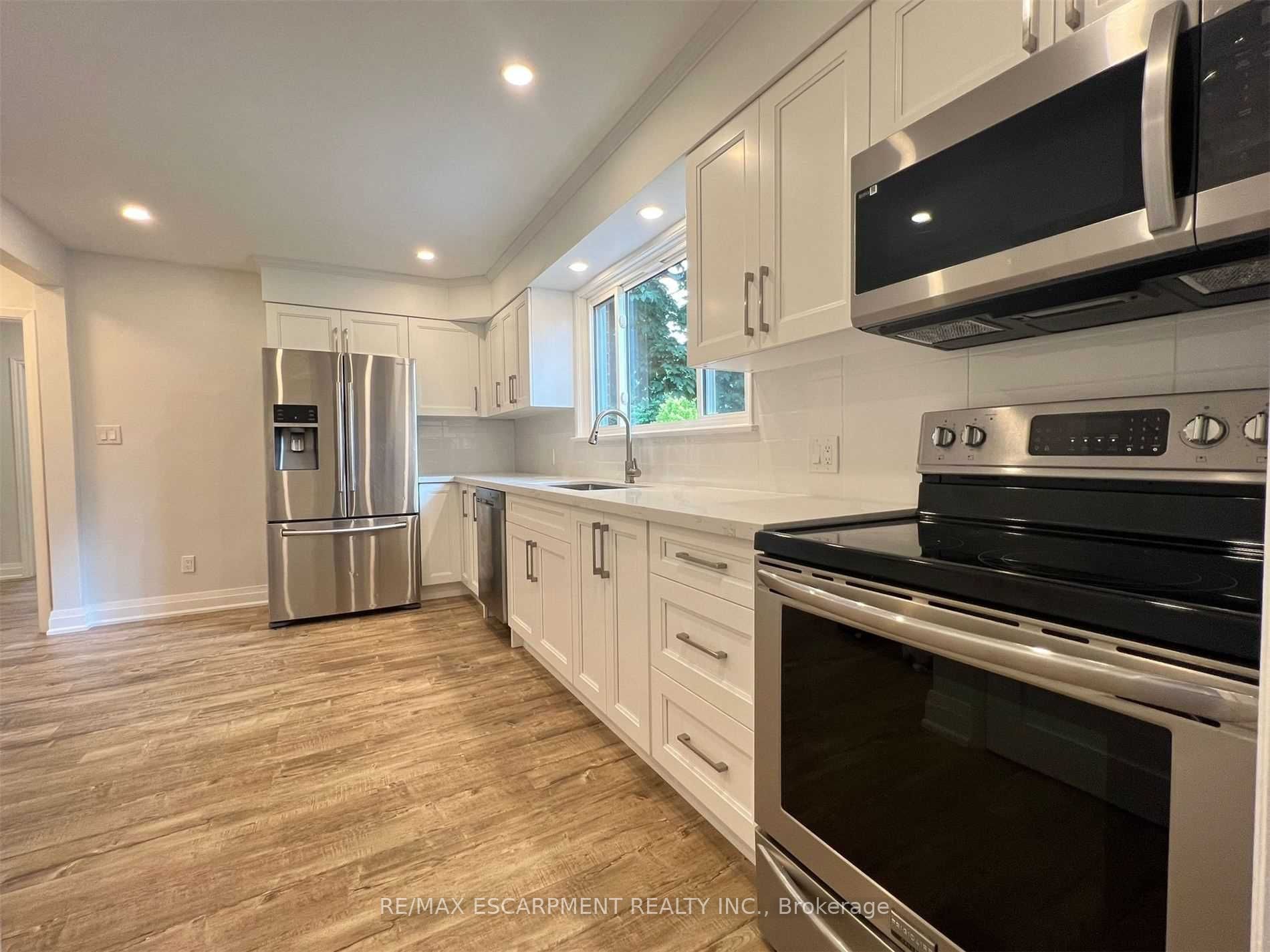 #main - 4328 New Street Property Photo 13