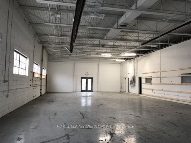 82 Queen Elizabeth Boulevard Property Photo 11