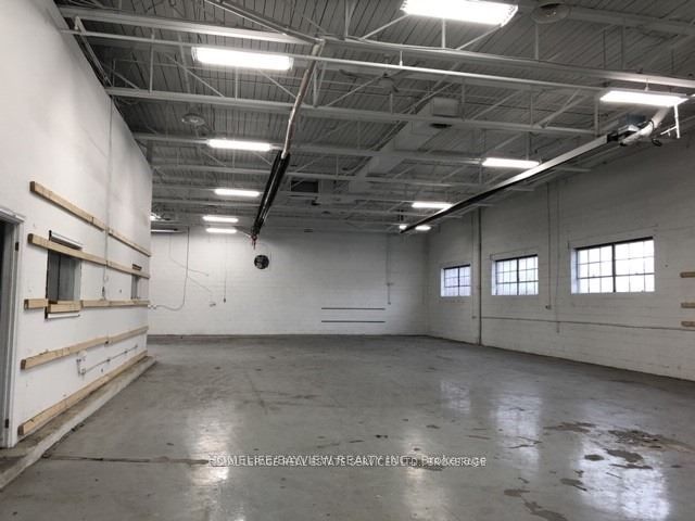82 Queen Elizabeth Boulevard Property Photo 12