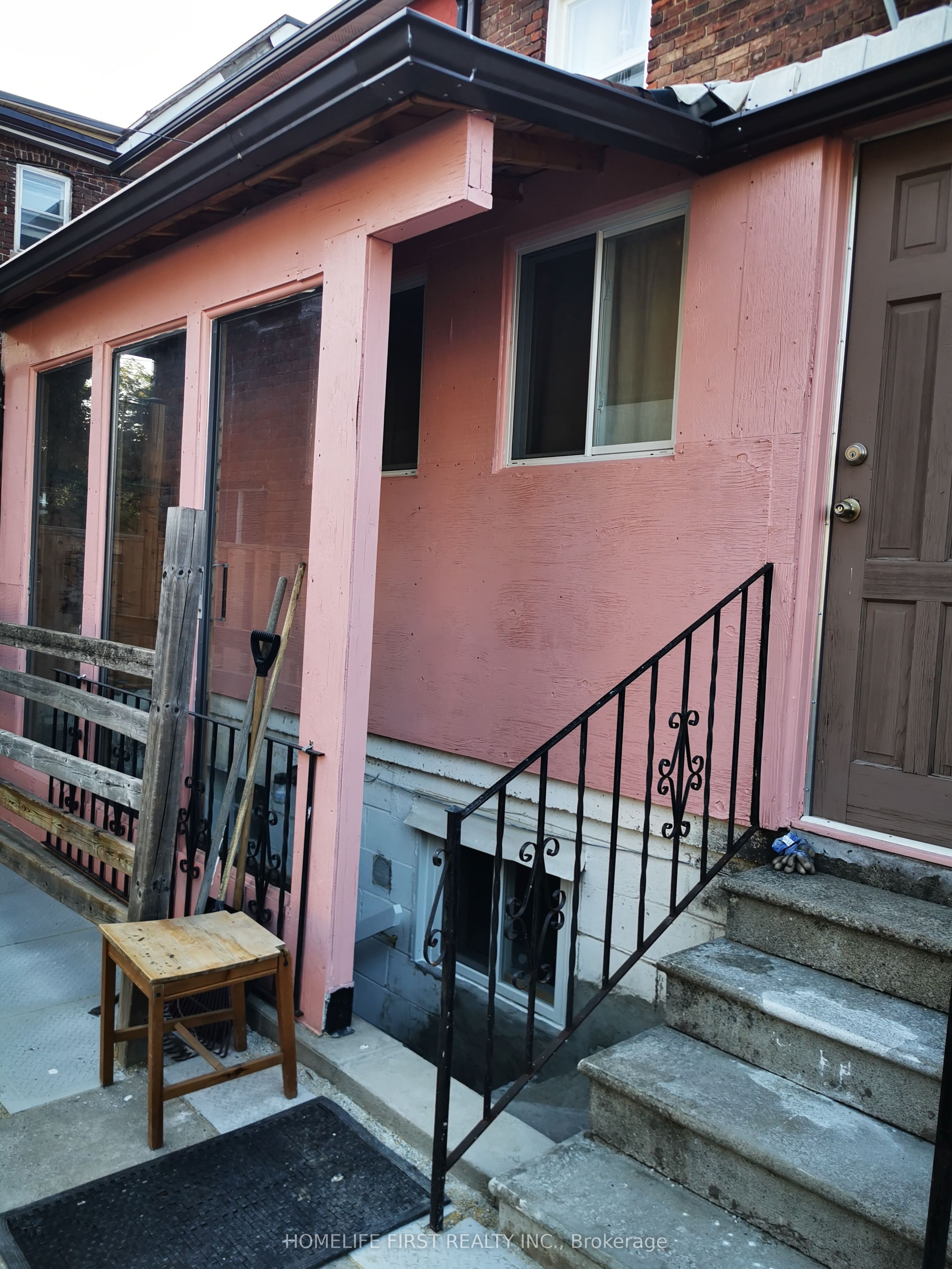 141 Essex Street Property Photo 2