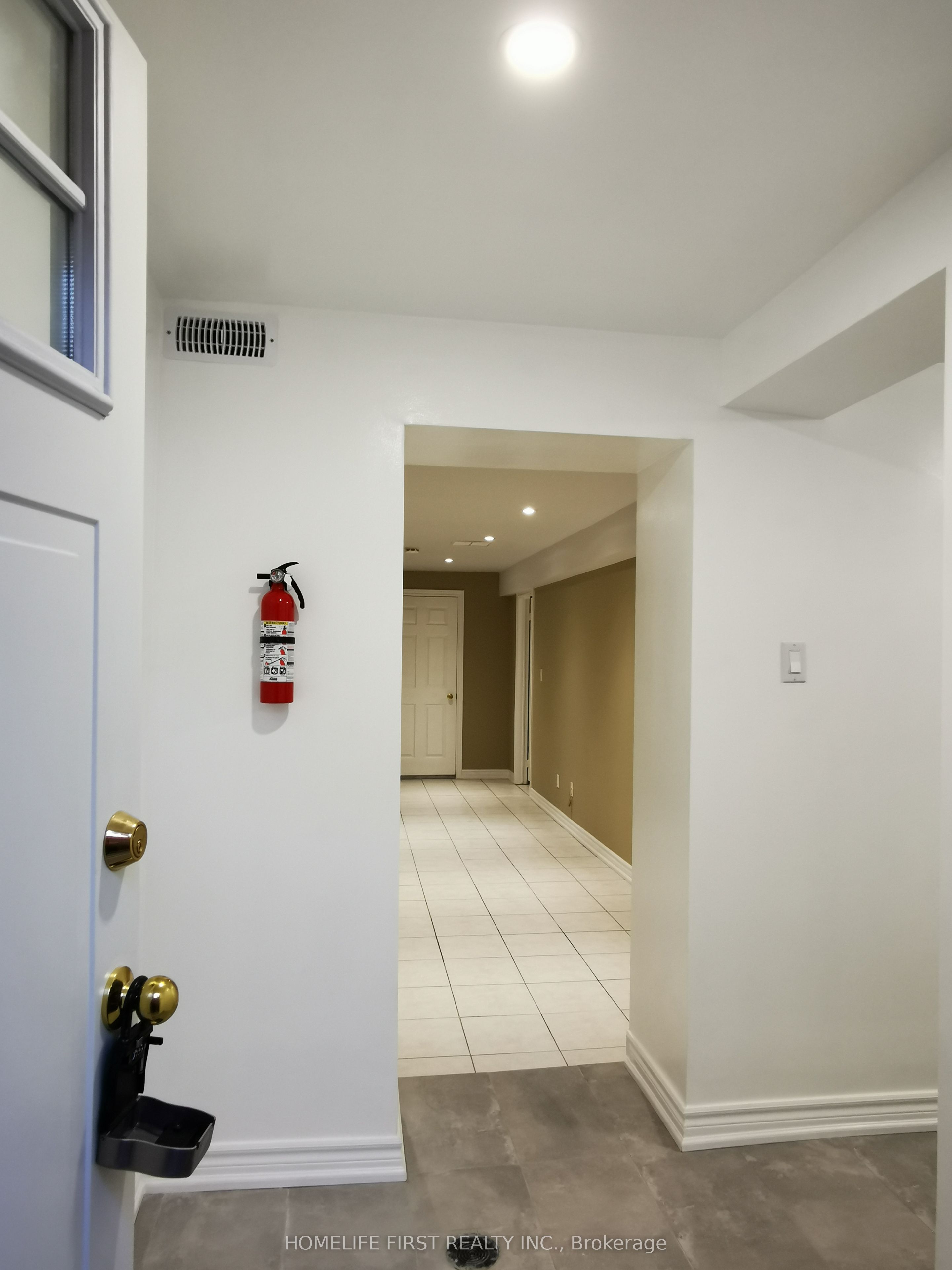 141 Essex Street Property Photo 5