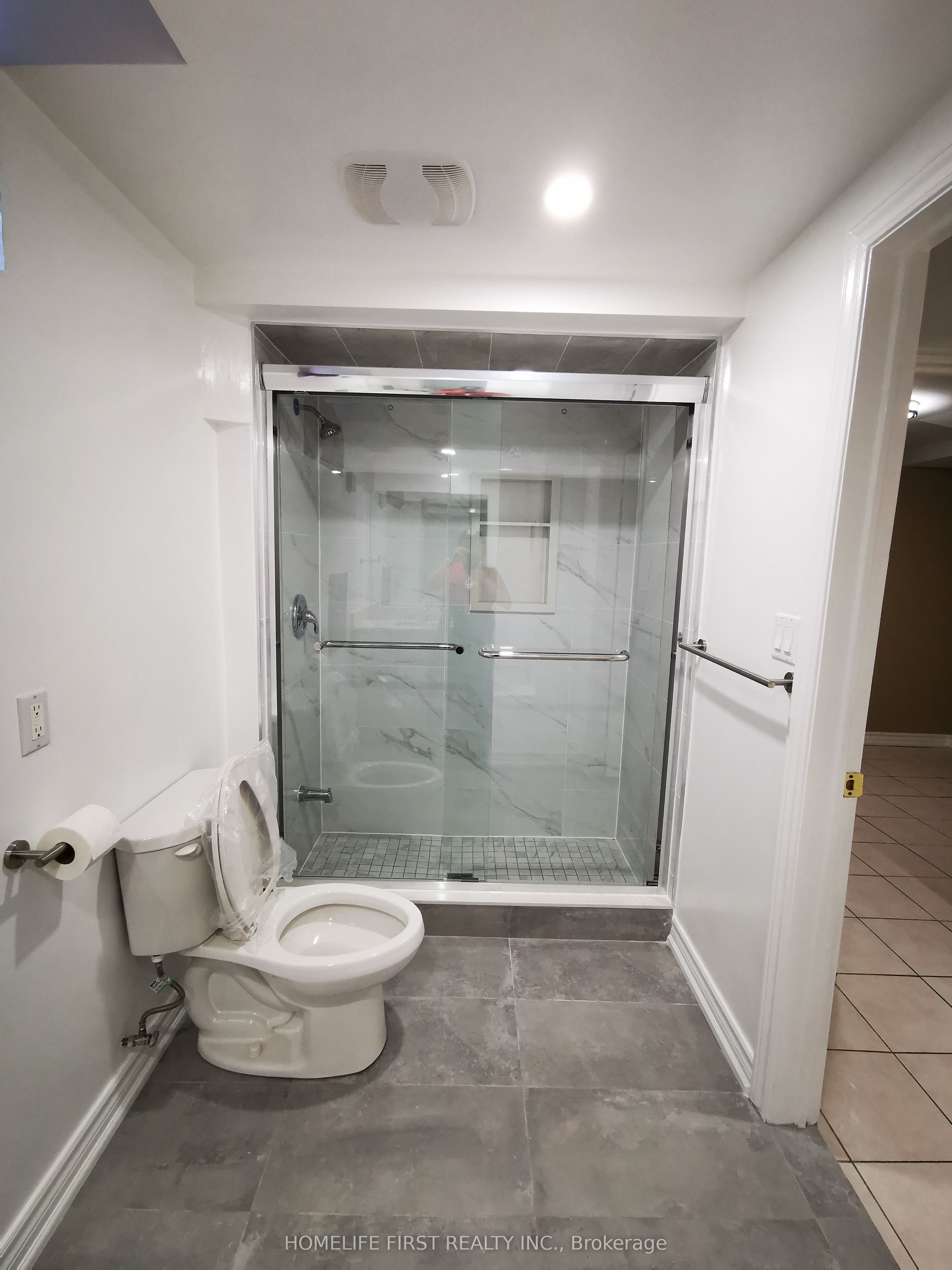 141 Essex Street Property Photo 6