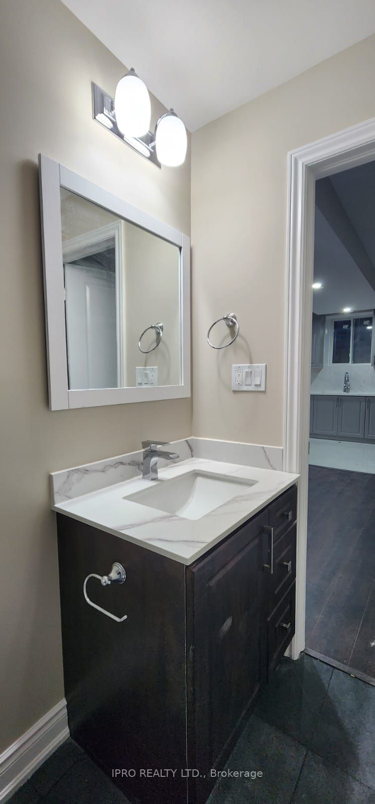 71 Ivor Crescent Basement Property Photo 6